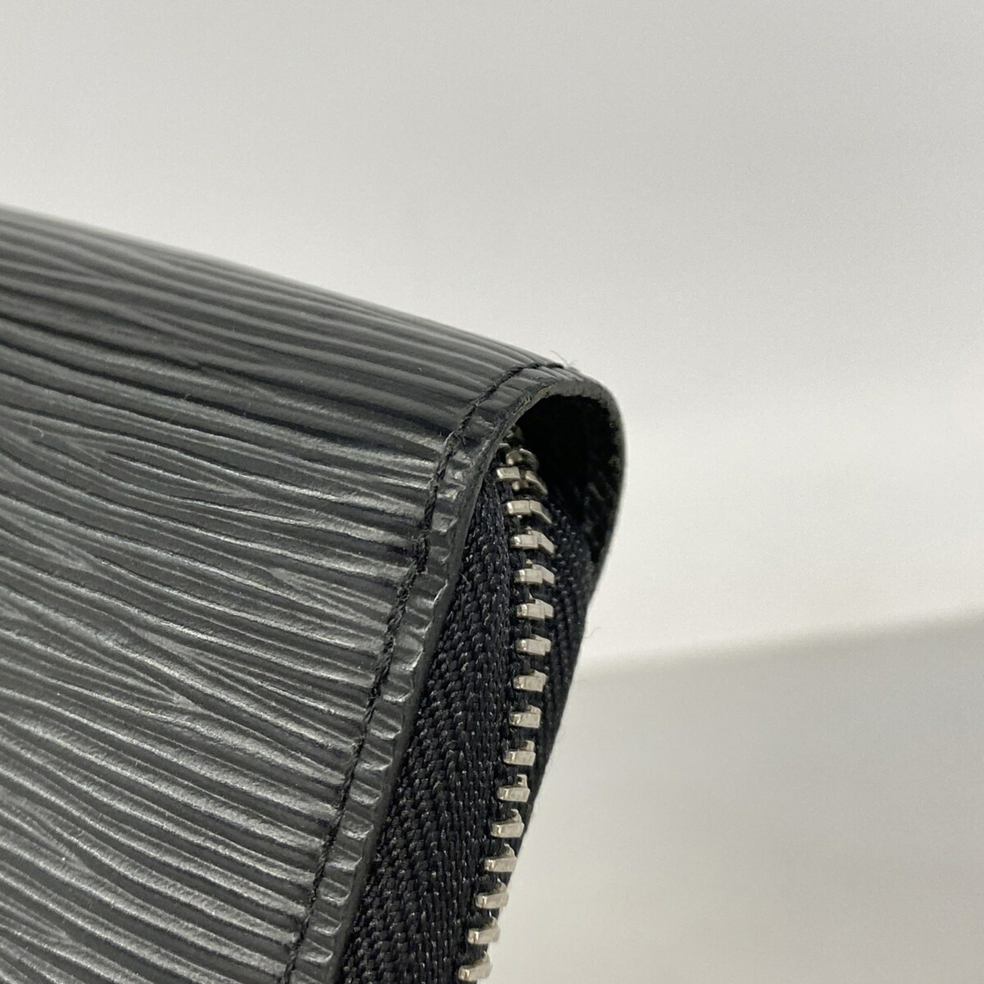 Louis Vuitton Noir Long Wallet (Bi-Fold) (Pre-Owned)
