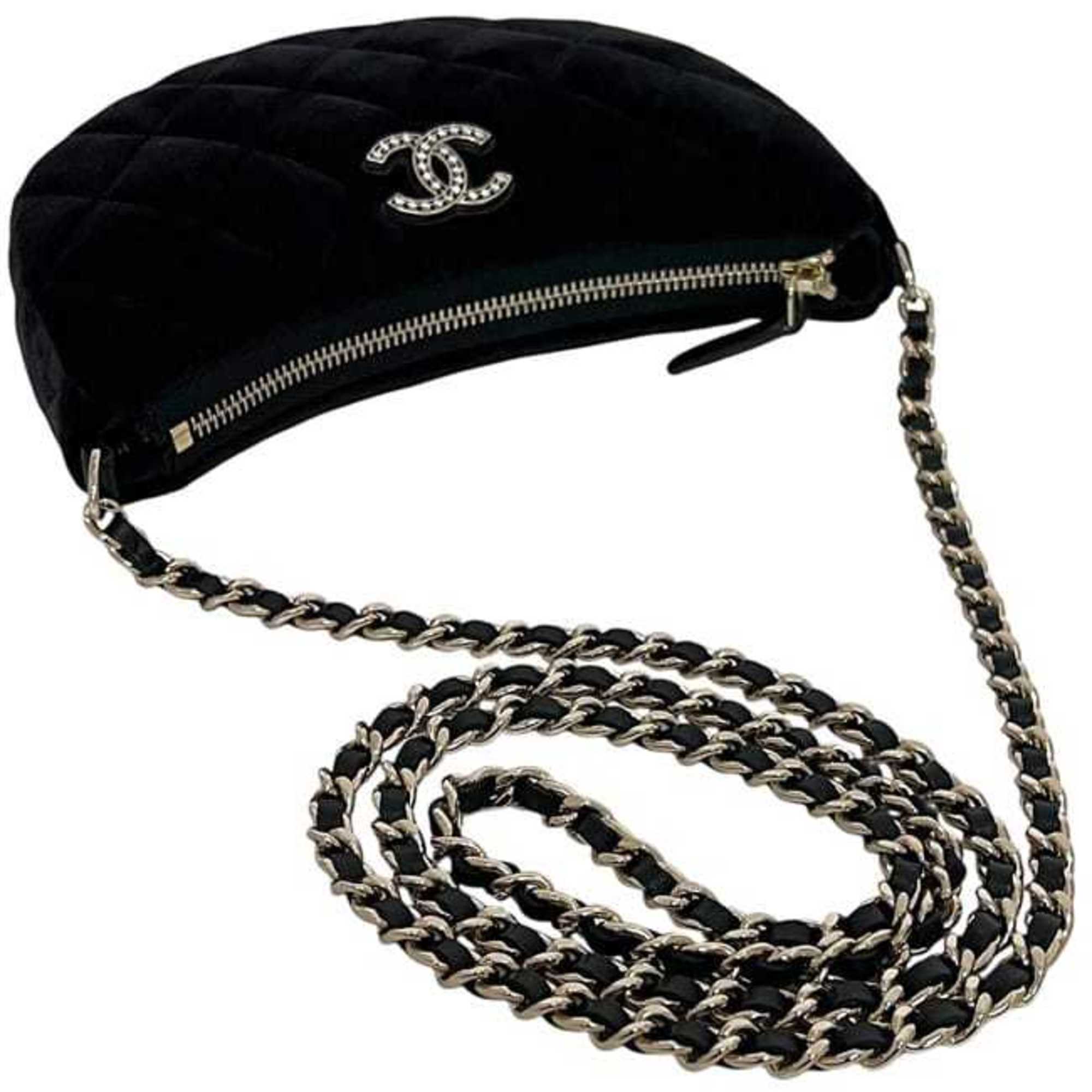 Chanel Black Leather Shoulder Bag (Pre-Owned)