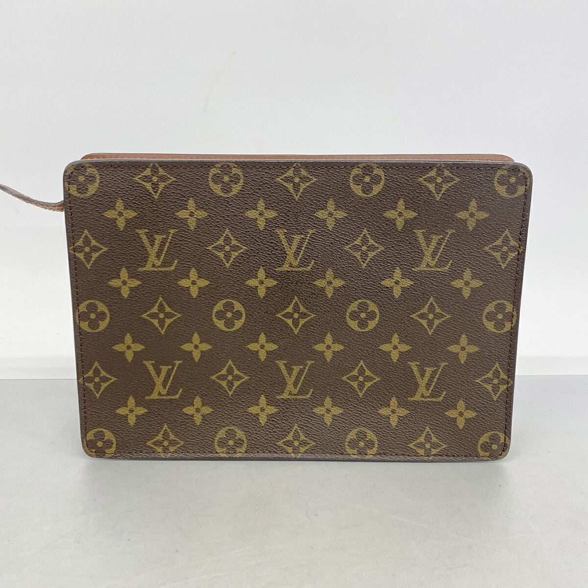 Louis Vuitton Brown Clutch Bag (Pre-Owned)