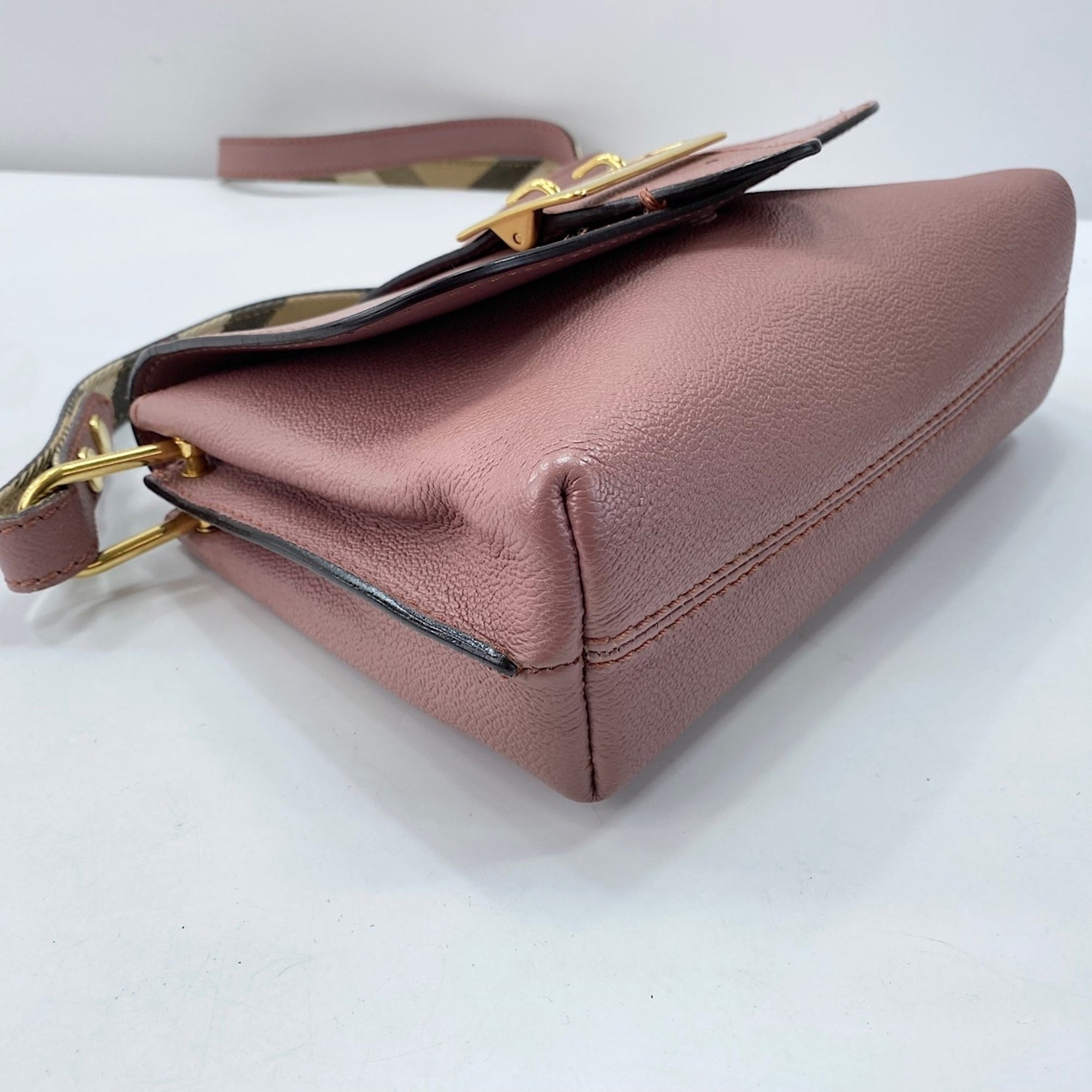 Burberry Pink Leather Shoulder Bag (Pre-Owned)