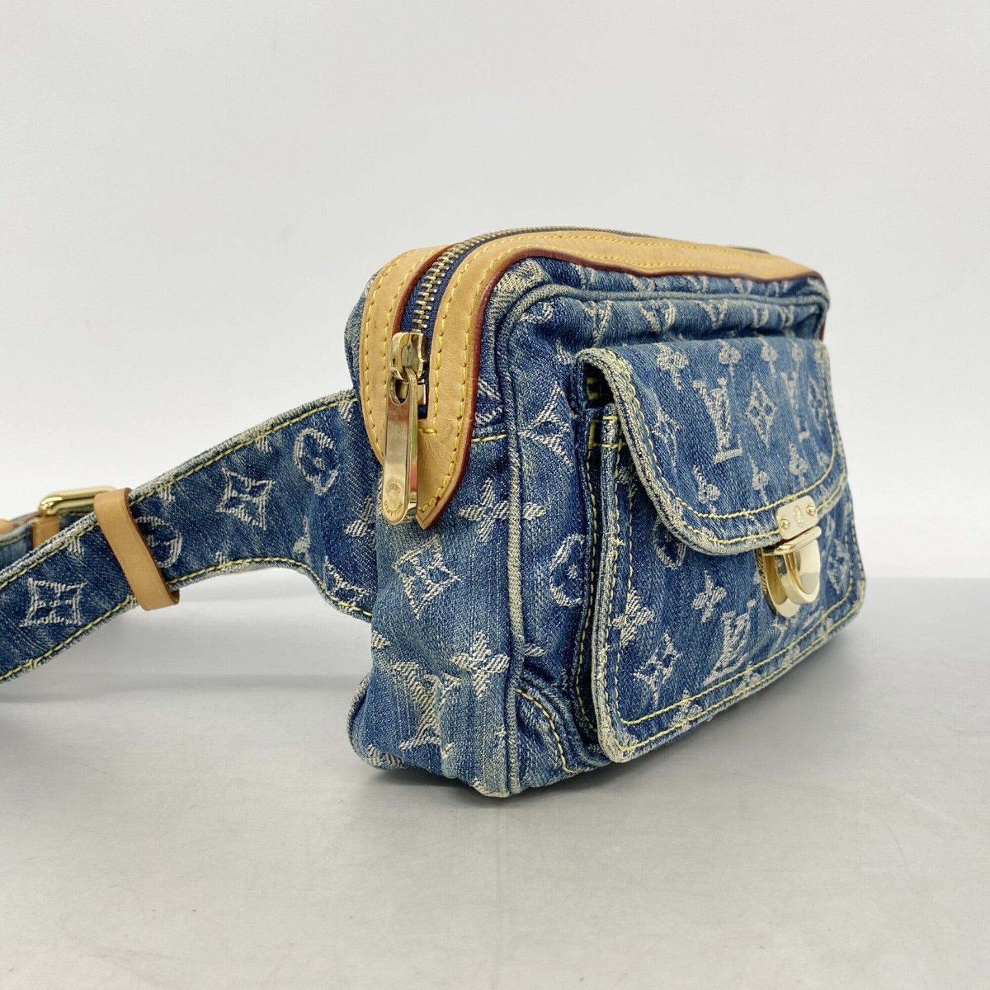 Louis Vuitton Blue Sling Bag (Pre-Owned)