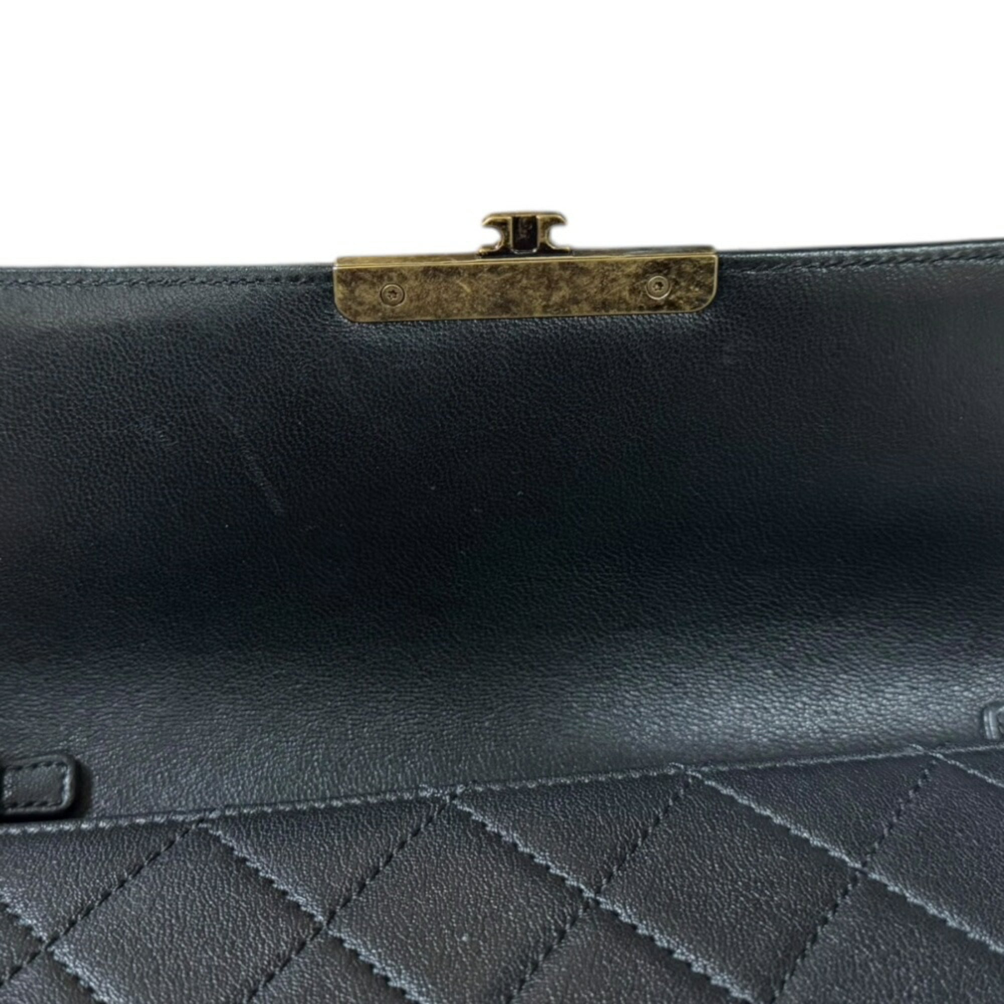 Chanel Black Leather Shoulder Bag (Pre-Owned)