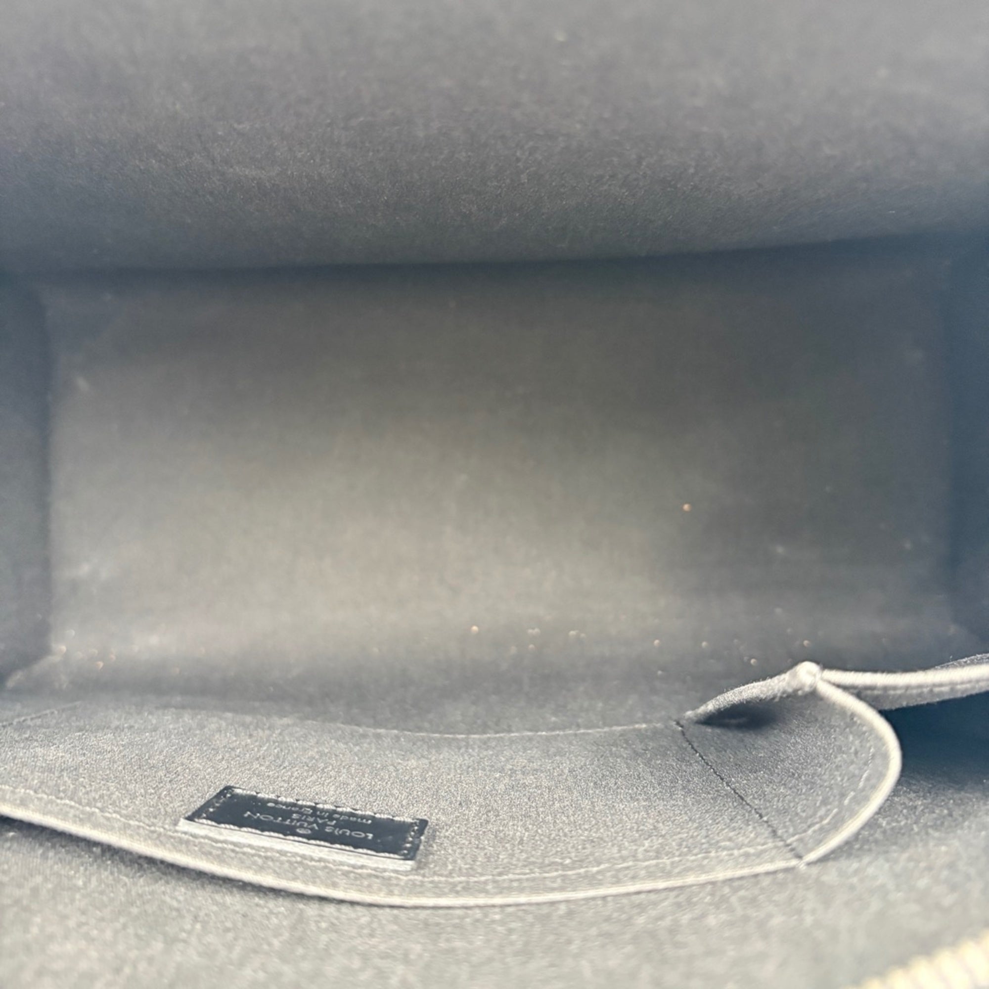 Louis Vuitton Black Tote Bag (Pre-Owned)