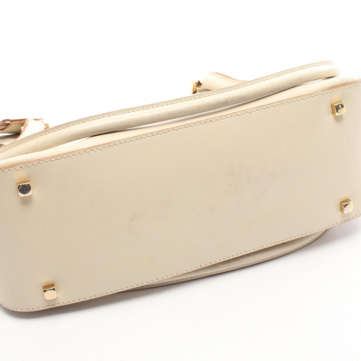 Salvatore Ferragamo Ivory Leather Handbag (Pre-Owned)