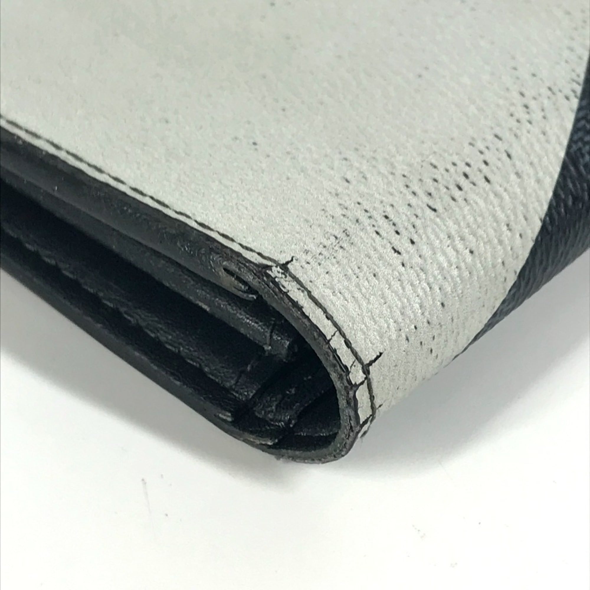 Louis Vuitton Blue Navy Red Color White Long Wallet (Bi-Fold) (Pre-Owned)