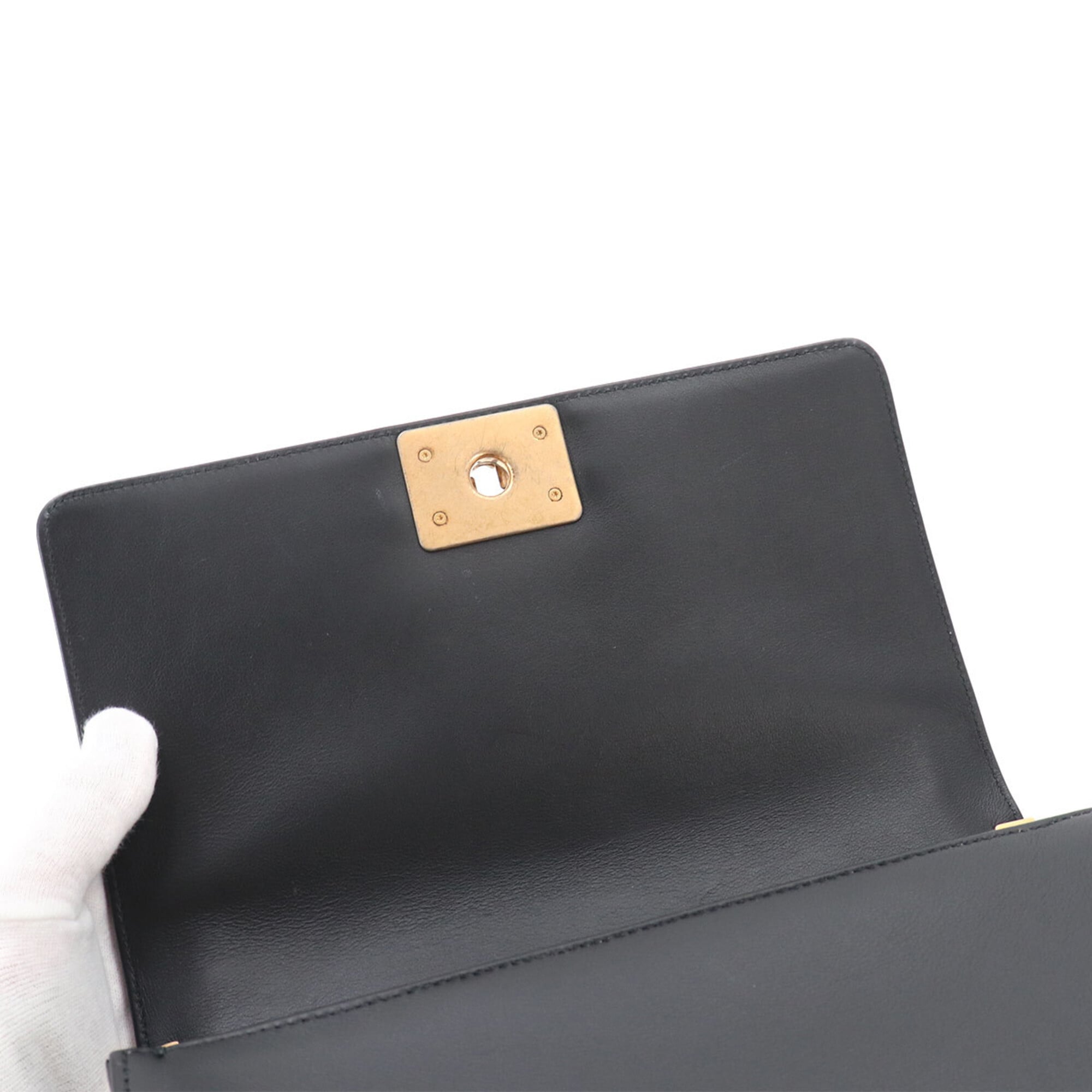 Chanel Chevron (V Stitch) Black Leather Handbag Shoulder Bag (Pre-Owned)