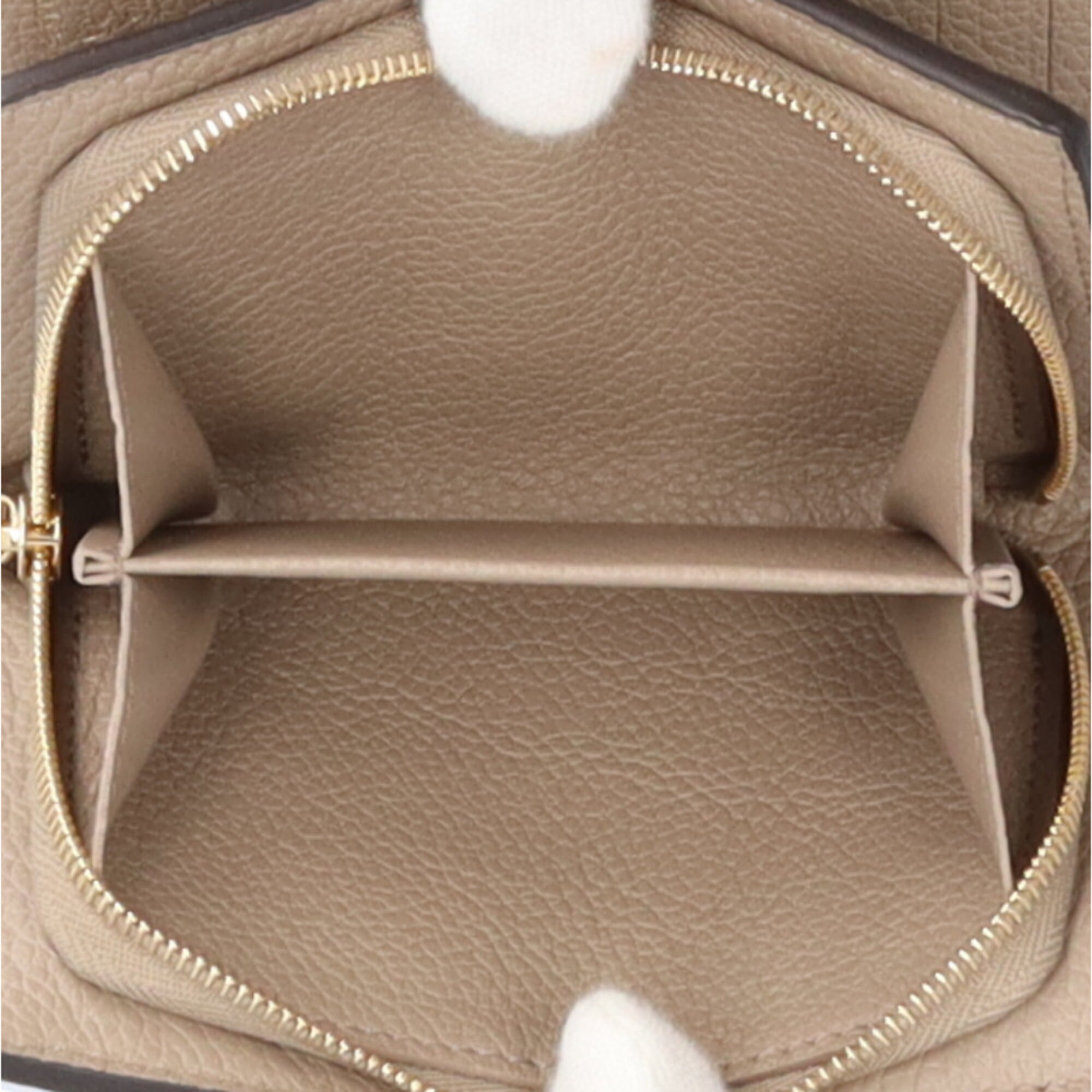 Louis Vuitton Beige Ivory Or Ivory Wallet (Bi-Fold) (Pre-Owned)