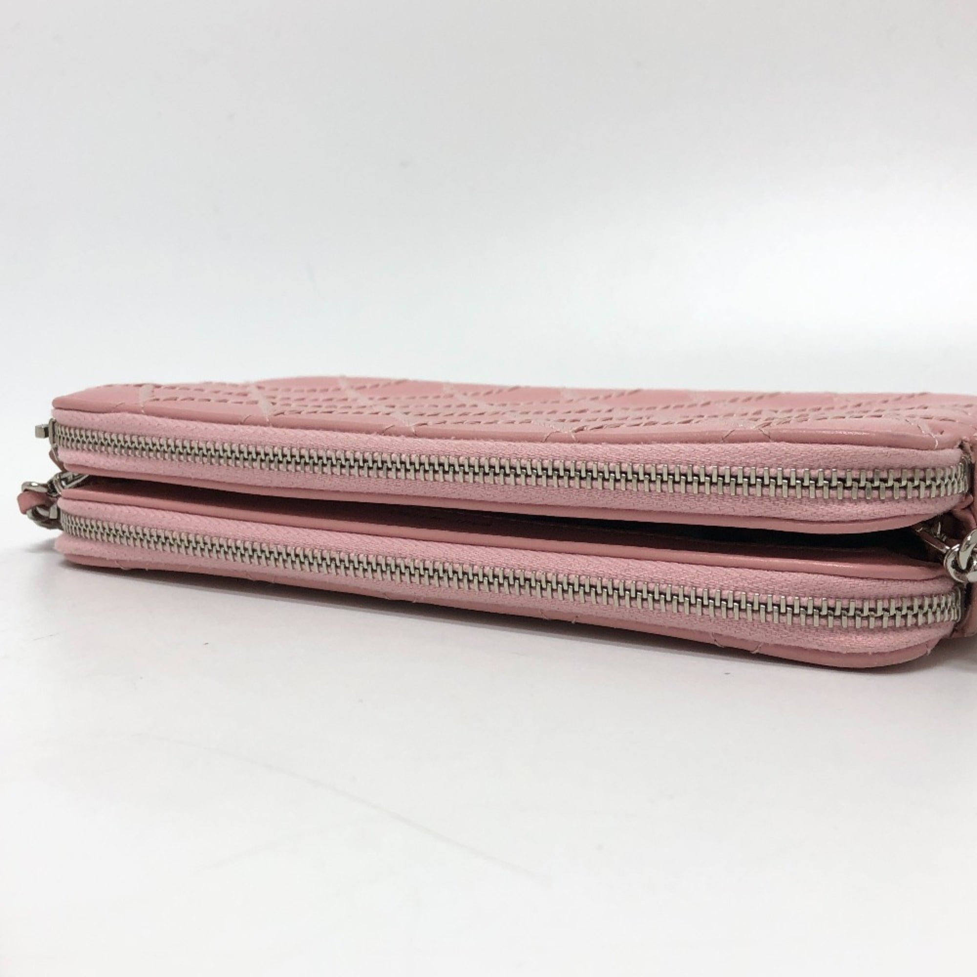 Chanel Pink Leather Shoulder Bag (Pre-Owned)