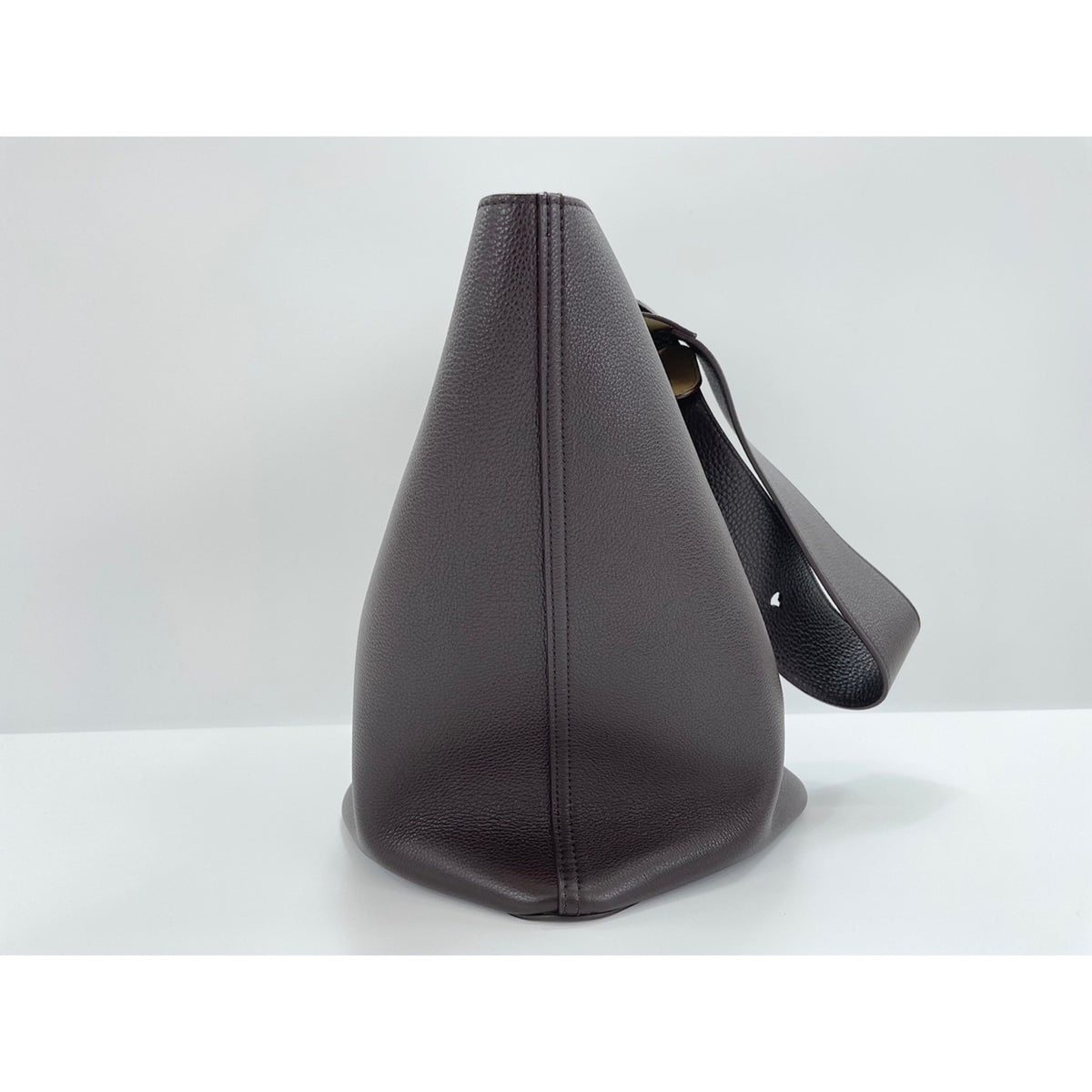 Loewe Brown Shoulder Bag (Pre-Owned)