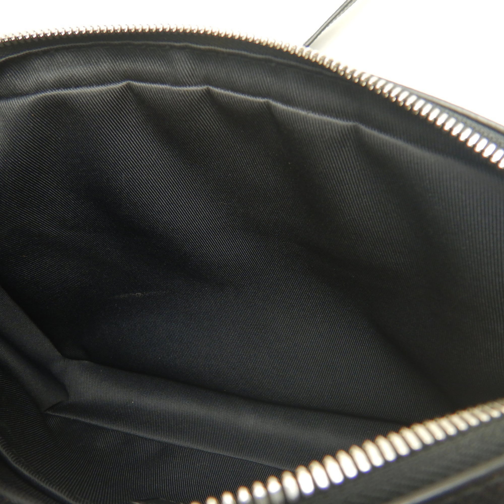Louis Vuitton Noir Taigarama Shoulder Bag (Pre-Owned)