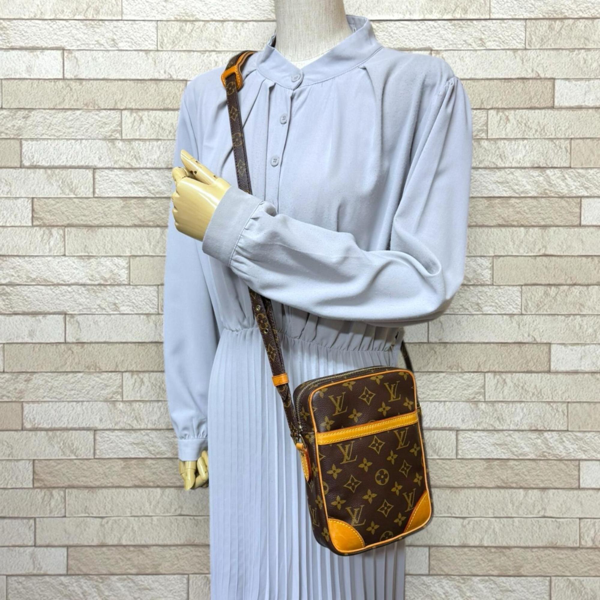 Louis Vuitton Brown Monogram Shoulder Bag (Pre-Owned)