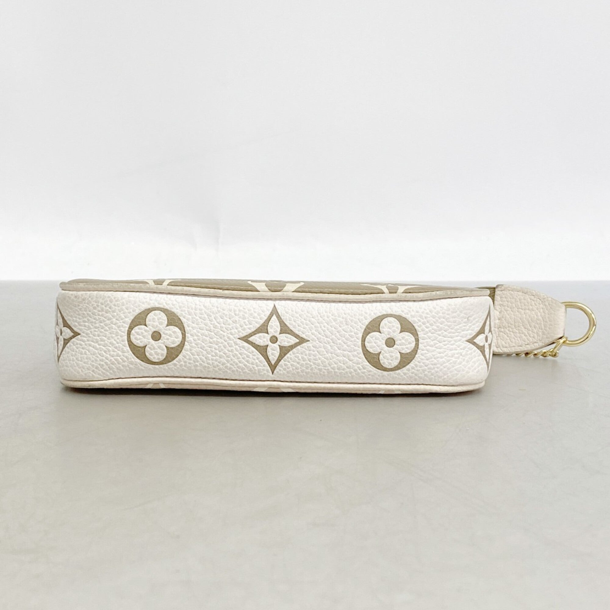 Louis Vuitton Beige Khaki Pouch (Pre-Owned)