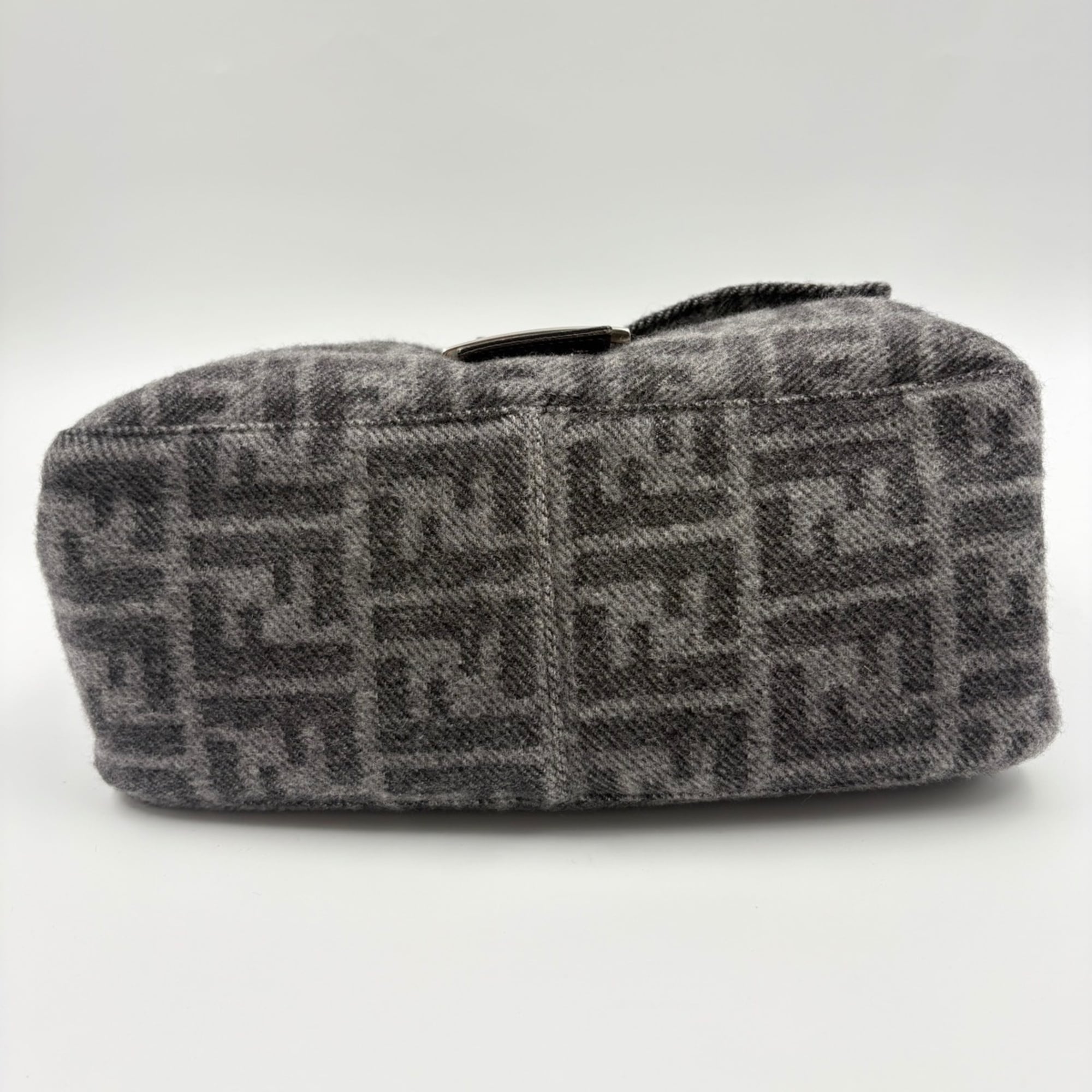 Fendi Gray Handbag (Pre-Owned)