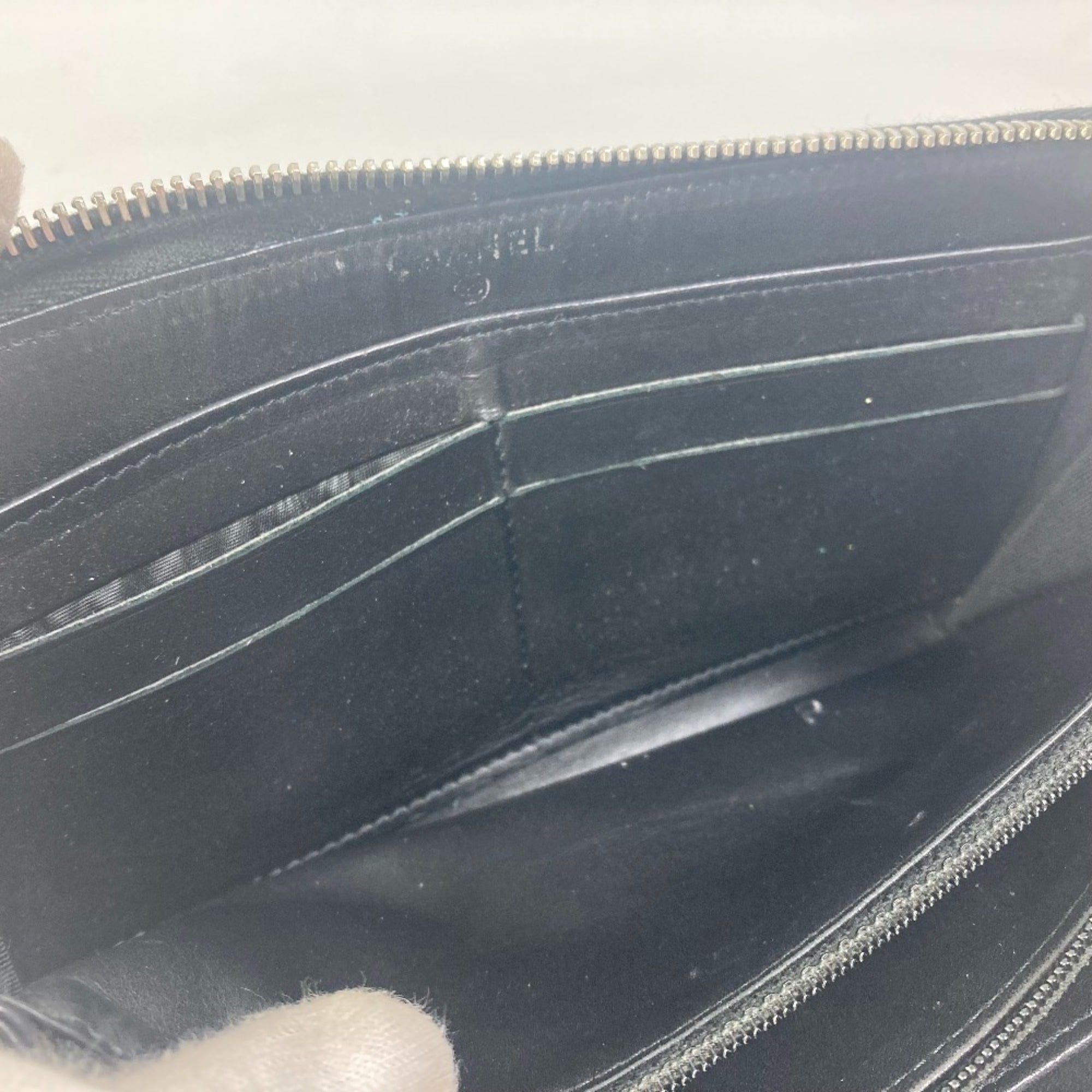 Chanel Black Leather Long Wallet (Bi-Fold) (Pre-Owned)