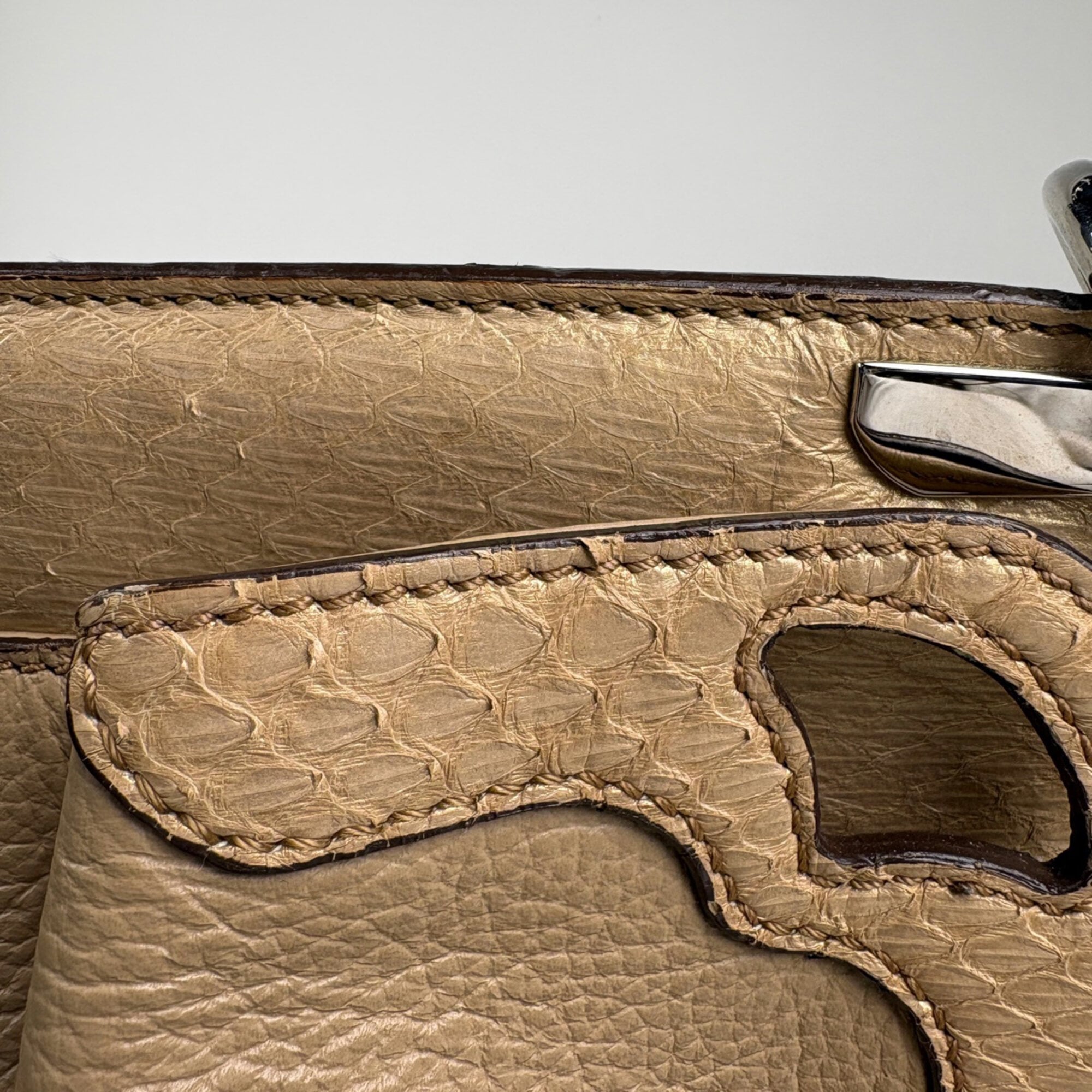 Cartier Beige Leather Shoulder Bag (Pre-Owned)