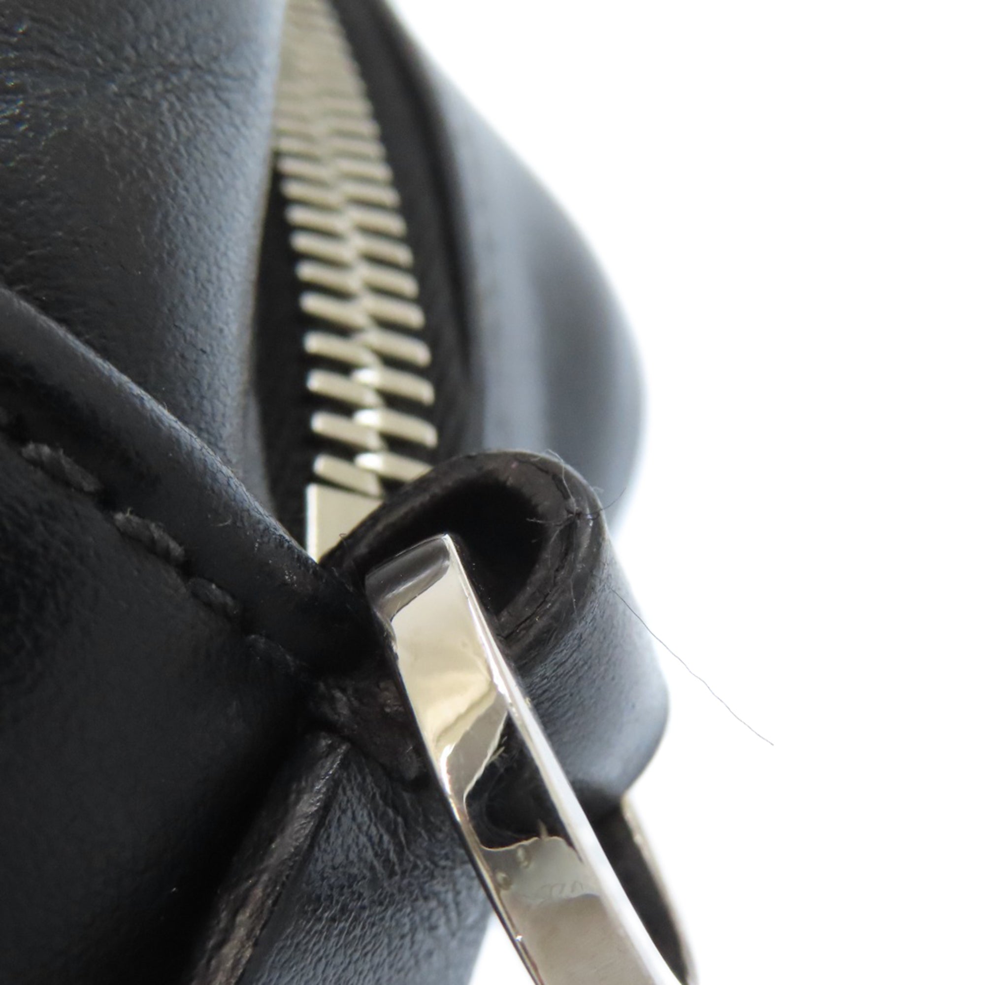 Prada Black Leather Shoulder Bag (Pre-Owned)