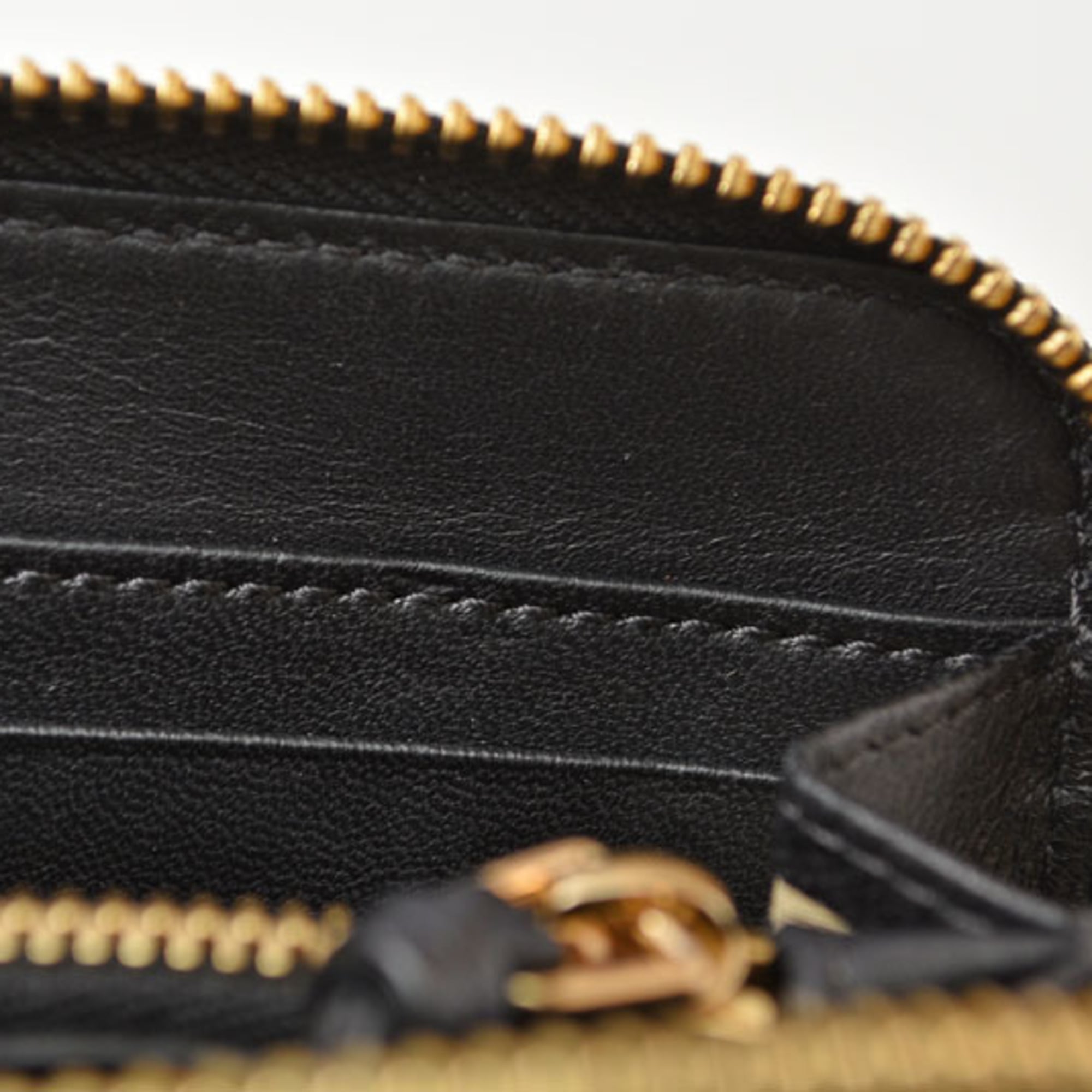 Chloé Black Leather Long Wallet (Bi-Fold) (Pre-Owned)