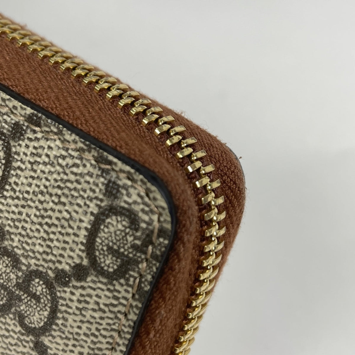Gucci Beige Gg Supreme Long Wallet (Bi-Fold) (Pre-Owned)