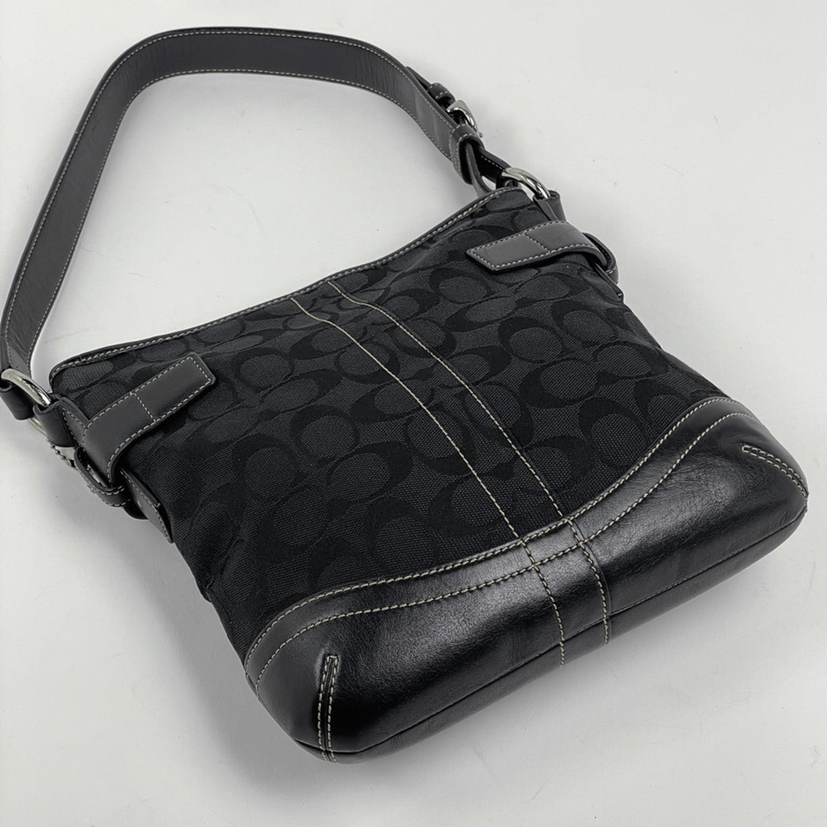 Coach Signature Black Canvas Leather Shoulder Bag (Pre-Owned)