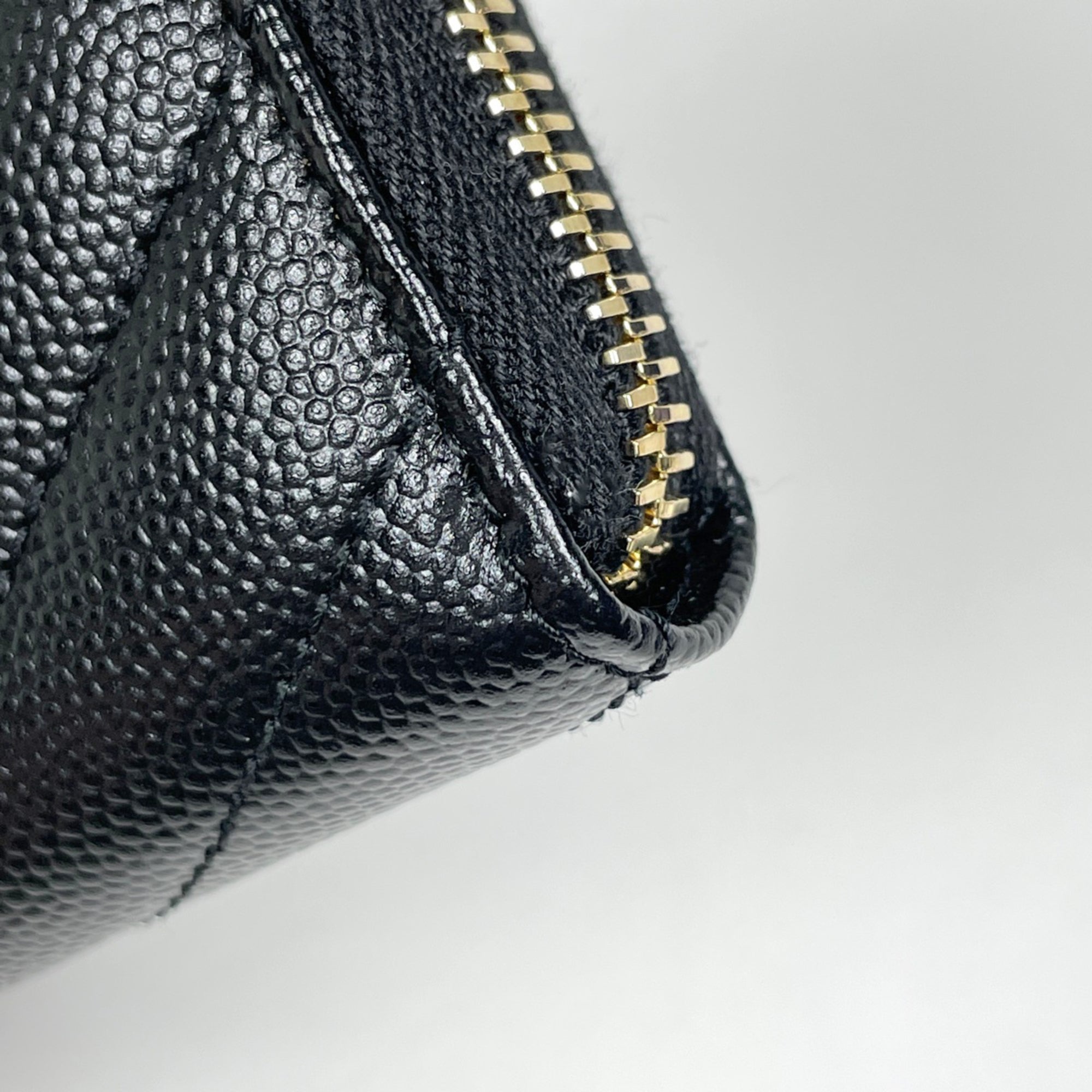 Saint Laurent Black Leather Long Wallet (Bi-Fold) (Pre-Owned)