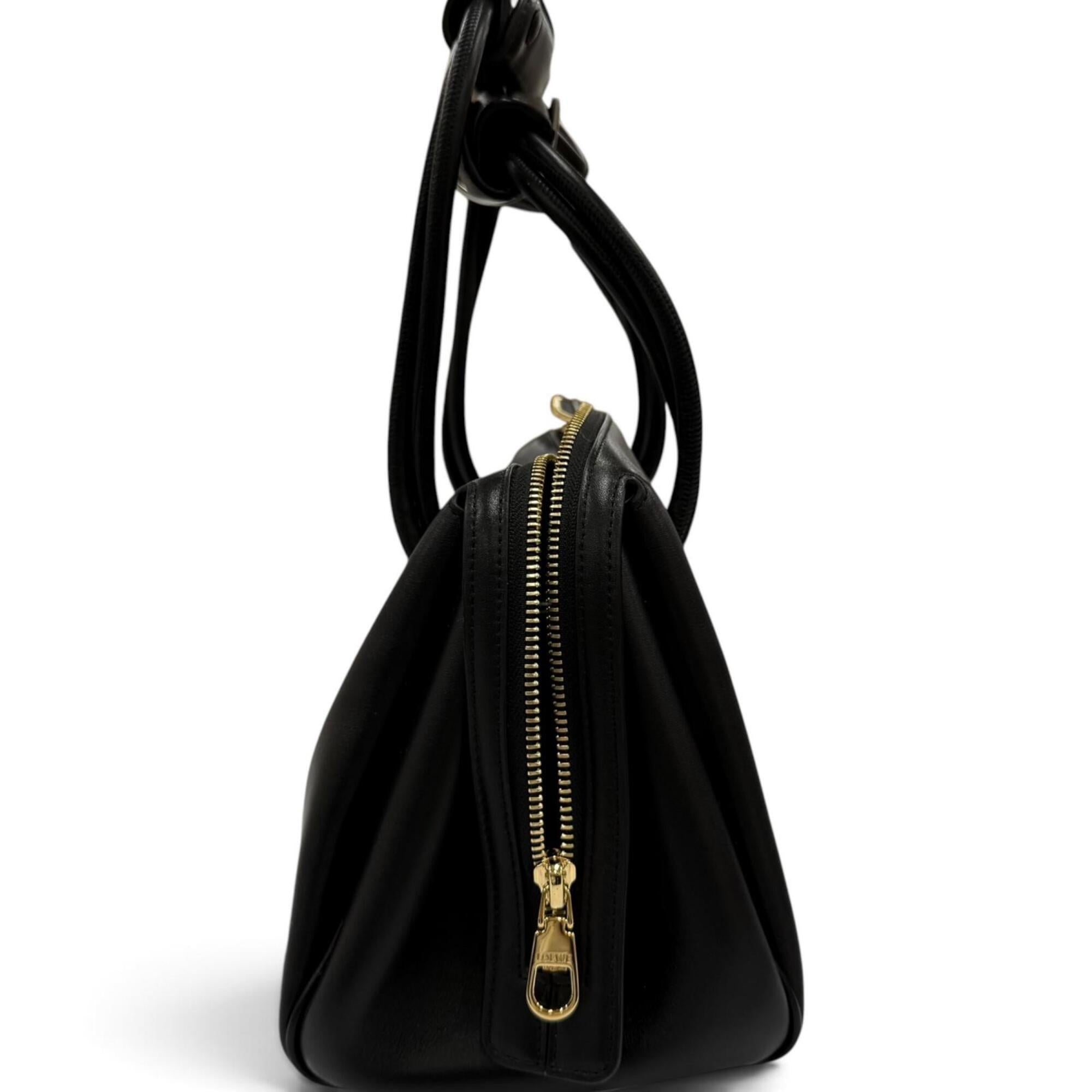 Loewe Black Leather Handbag (Pre-Owned)