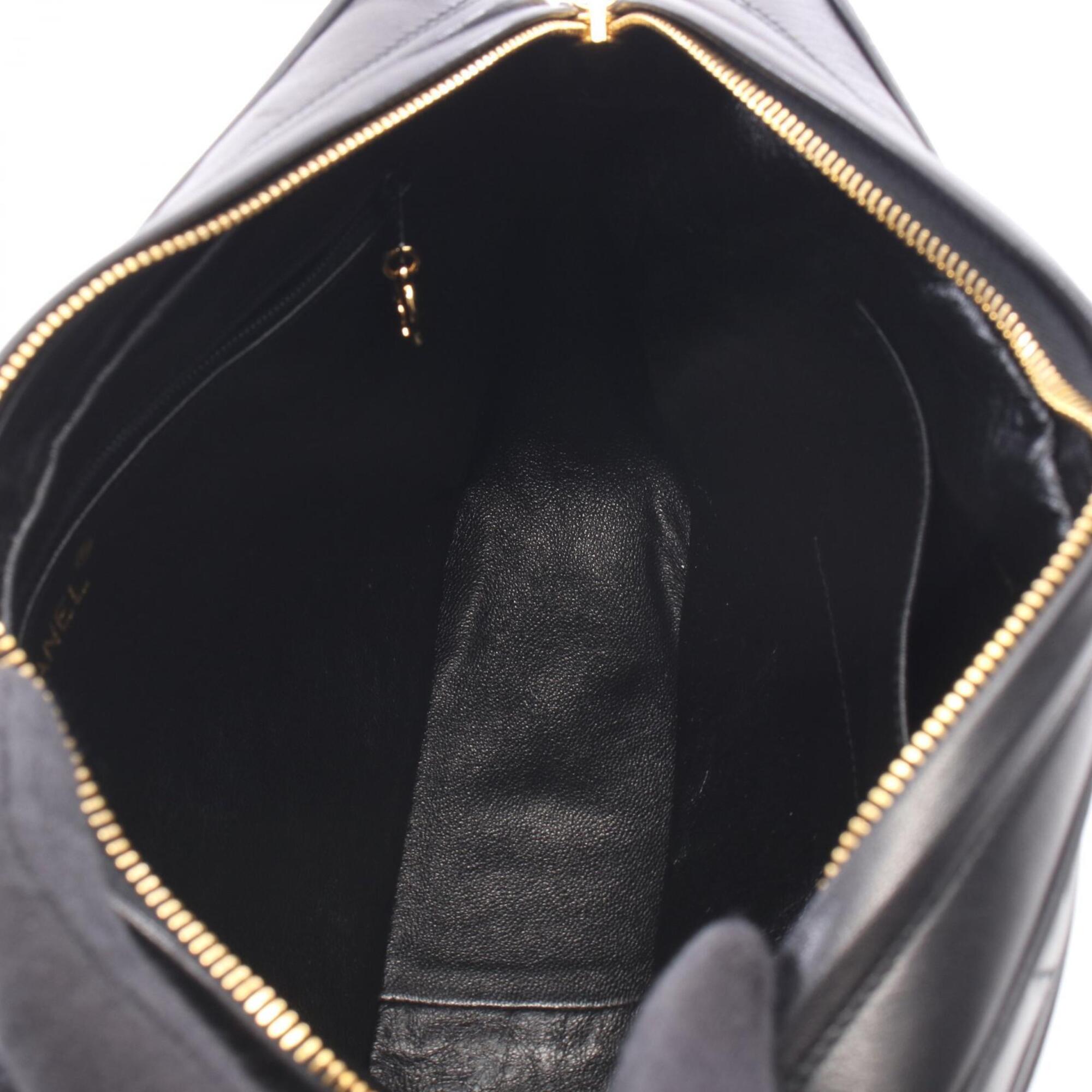 Chanel Black Leather Handbag Shoulder Bag (Pre-Owned)