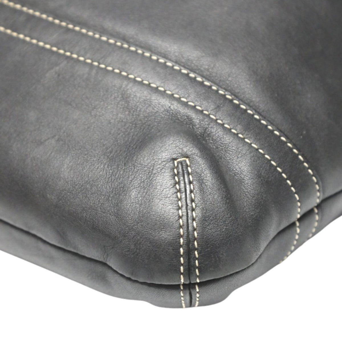 Coach Black Leather Shoulder Bag (Pre-Owned)
