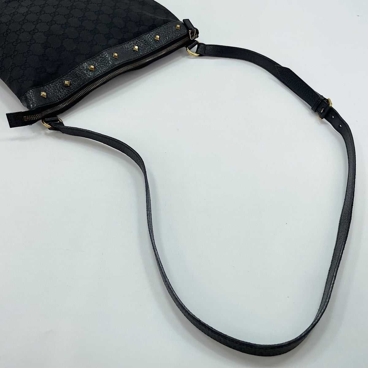 Gucci Black Shoulder Bag (Pre-Owned)