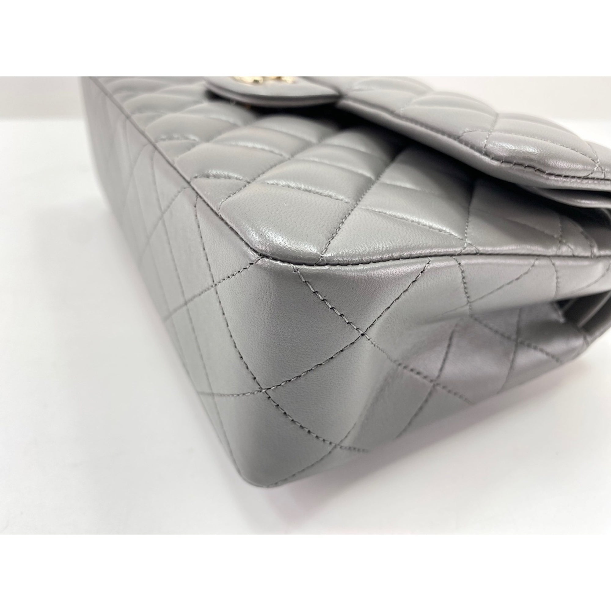 Chanel Gray Shoulder Bag (Pre-Owned)