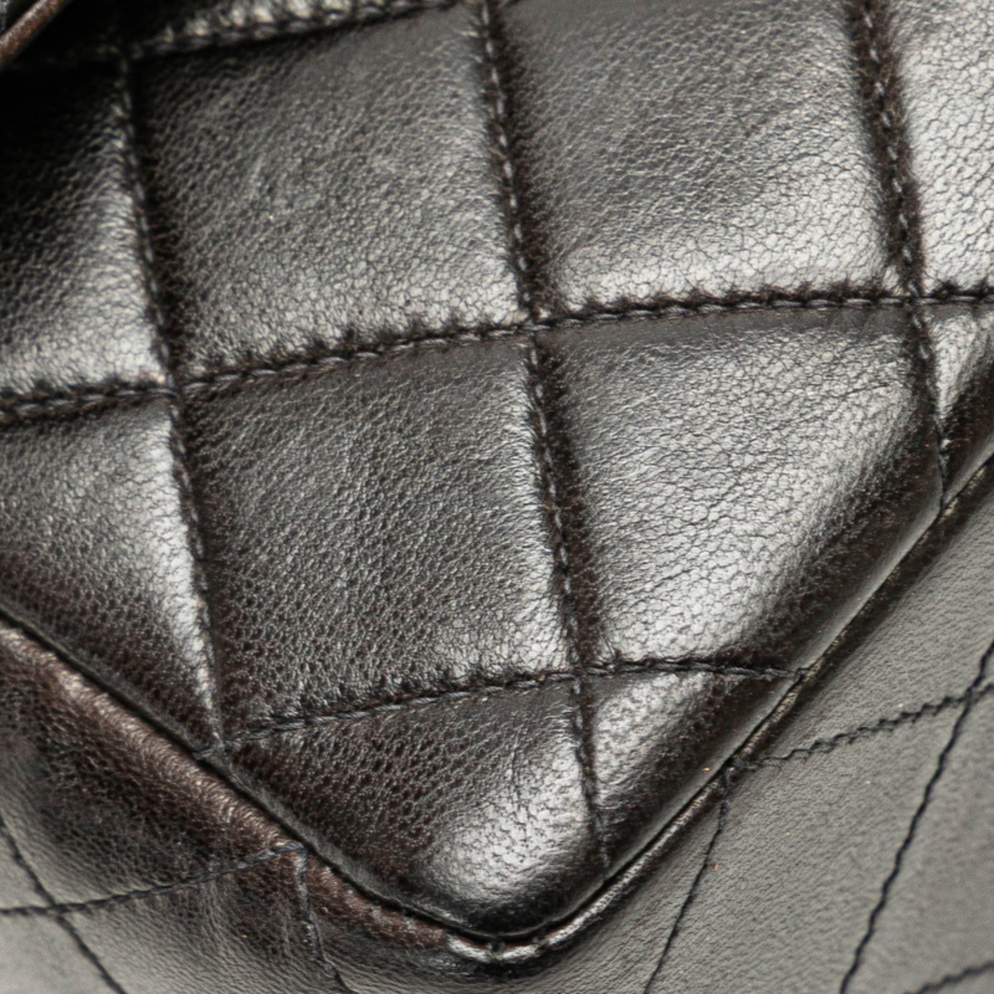 Chanel Black Leather Handbag (Pre-Owned)