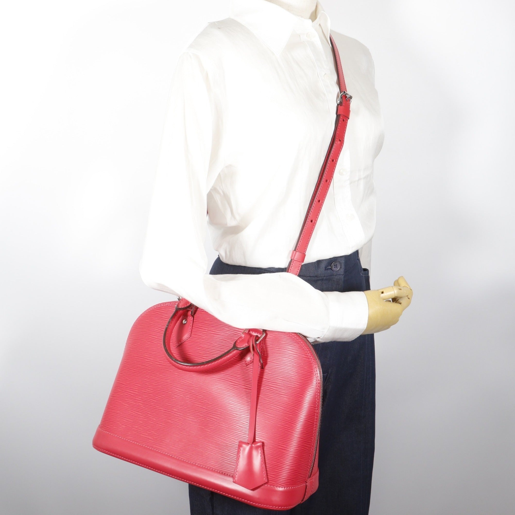 Louis Vuitton Red Color Epi Leather Handbag (Pre-Owned)