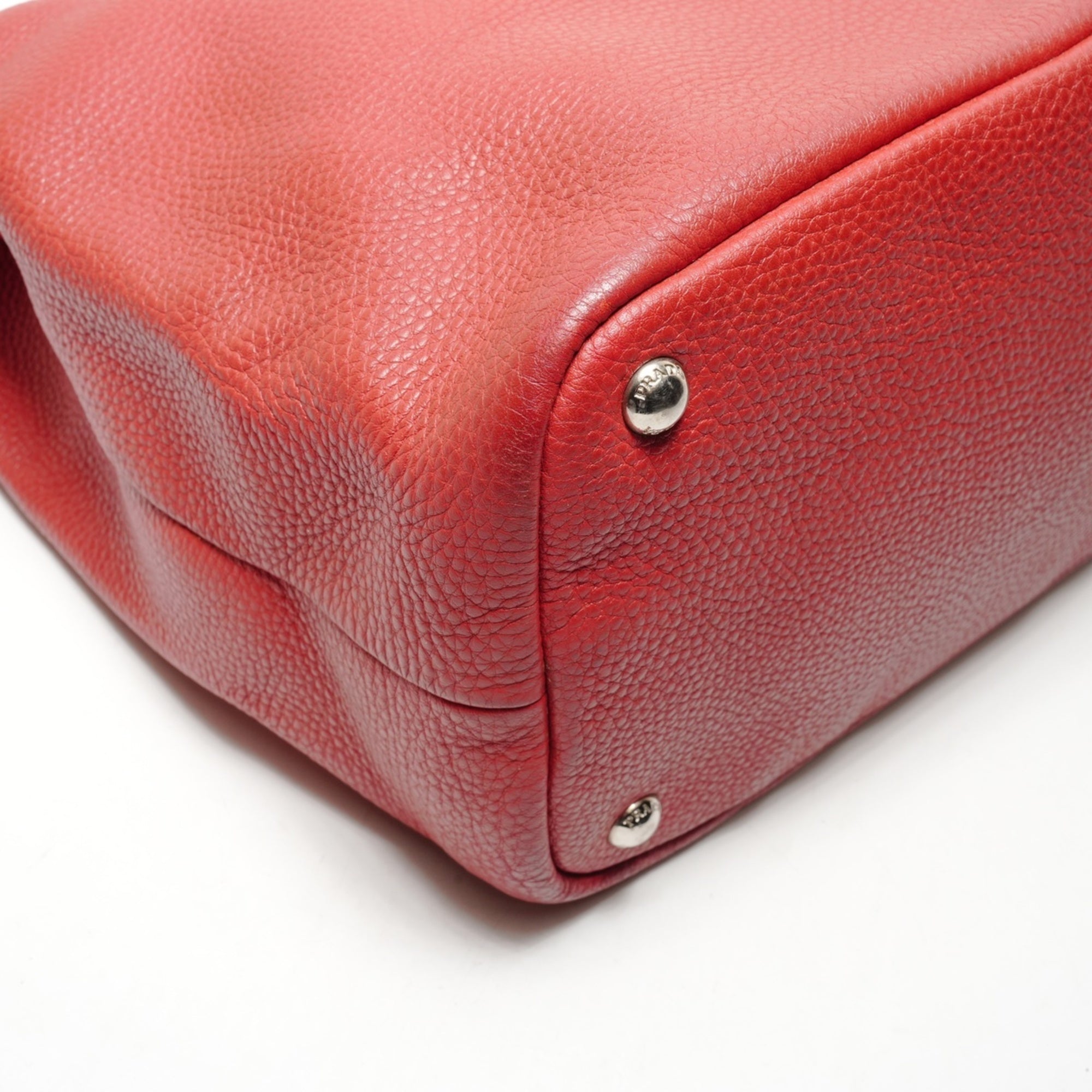Prada Red Color Leather Shoulder Bag (Pre-Owned)