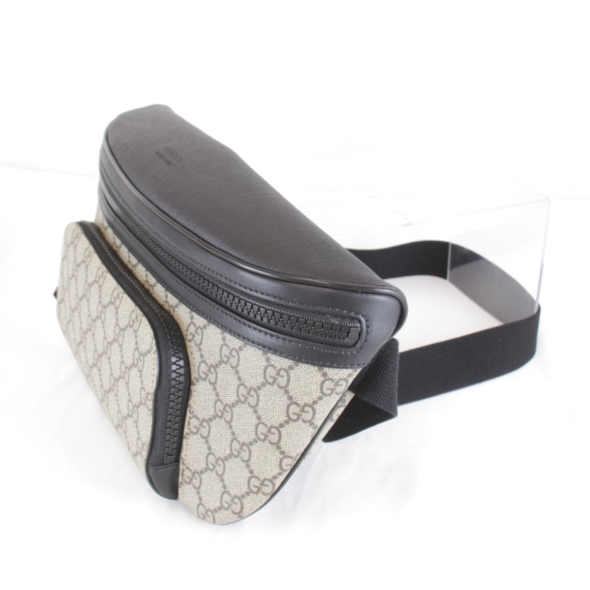 Gucci Gray Gg Supreme Canvas Sling Bag (Pre-Owned)
