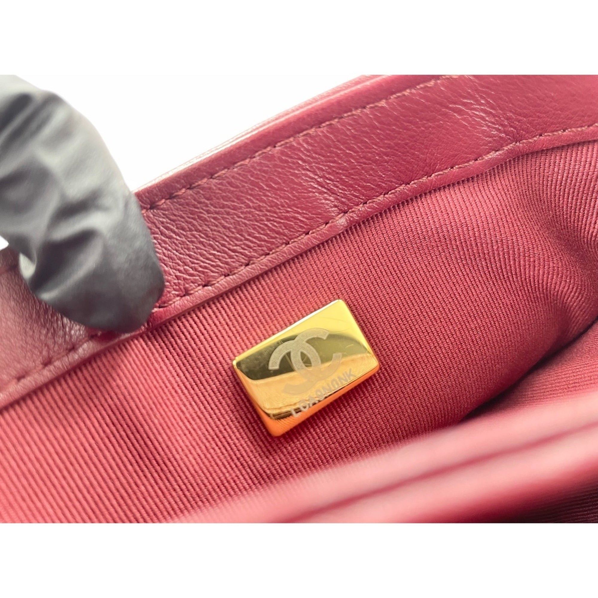Chanel Matelasse Red Color Shoulder Bag (Pre-Owned)
