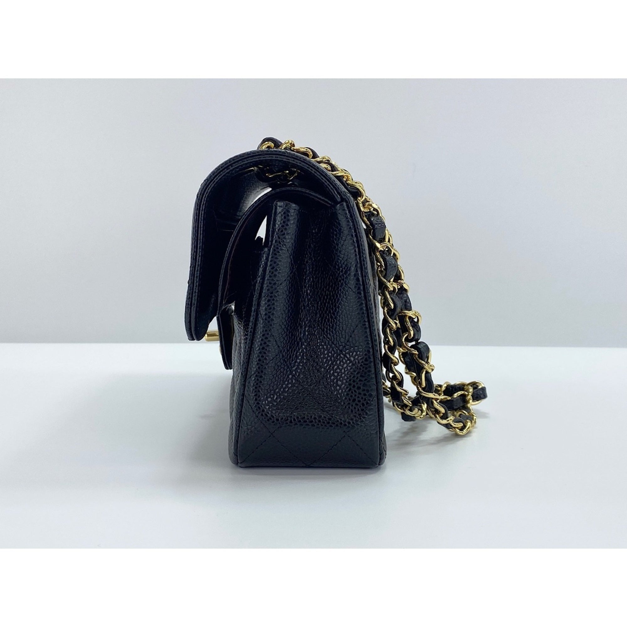 Chanel Matelasse Black Shoulder Bag (Pre-Owned)