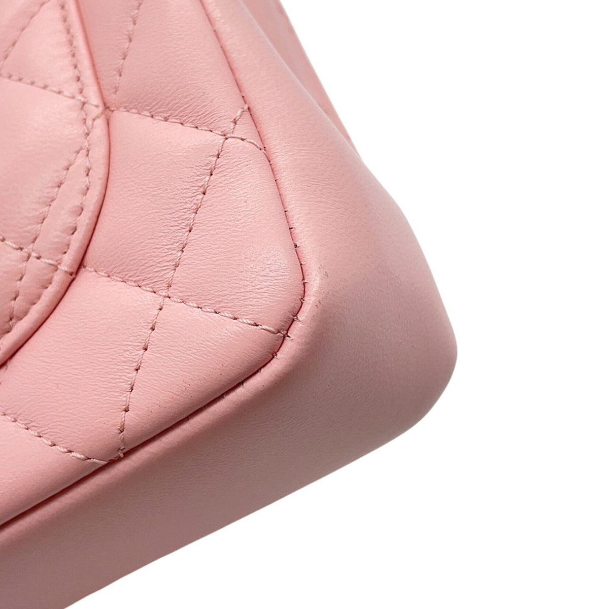 Chanel Pink Leather Shoulder Bag (Pre-Owned)