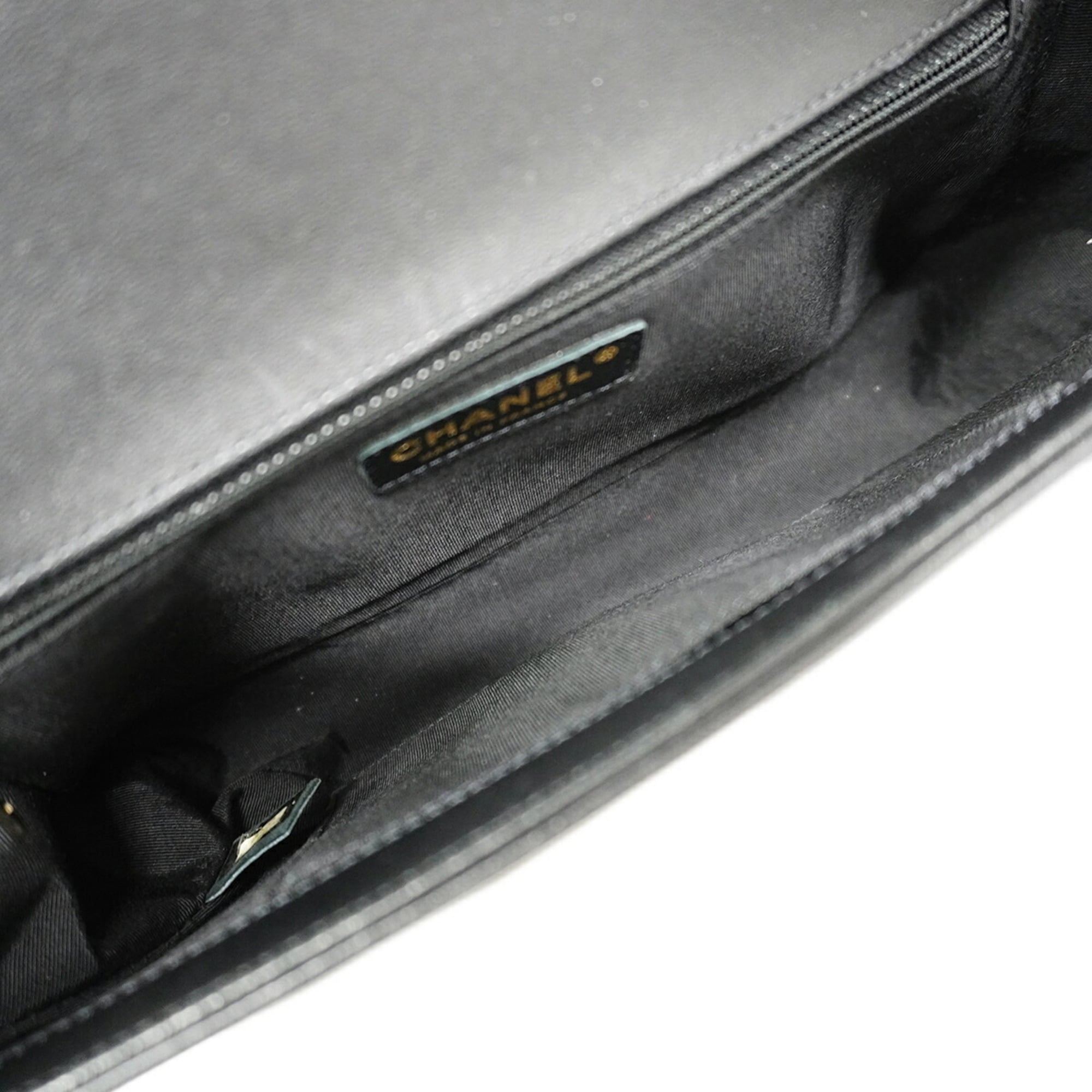 Chanel Black Leather Shoulder Bag (Pre-Owned)