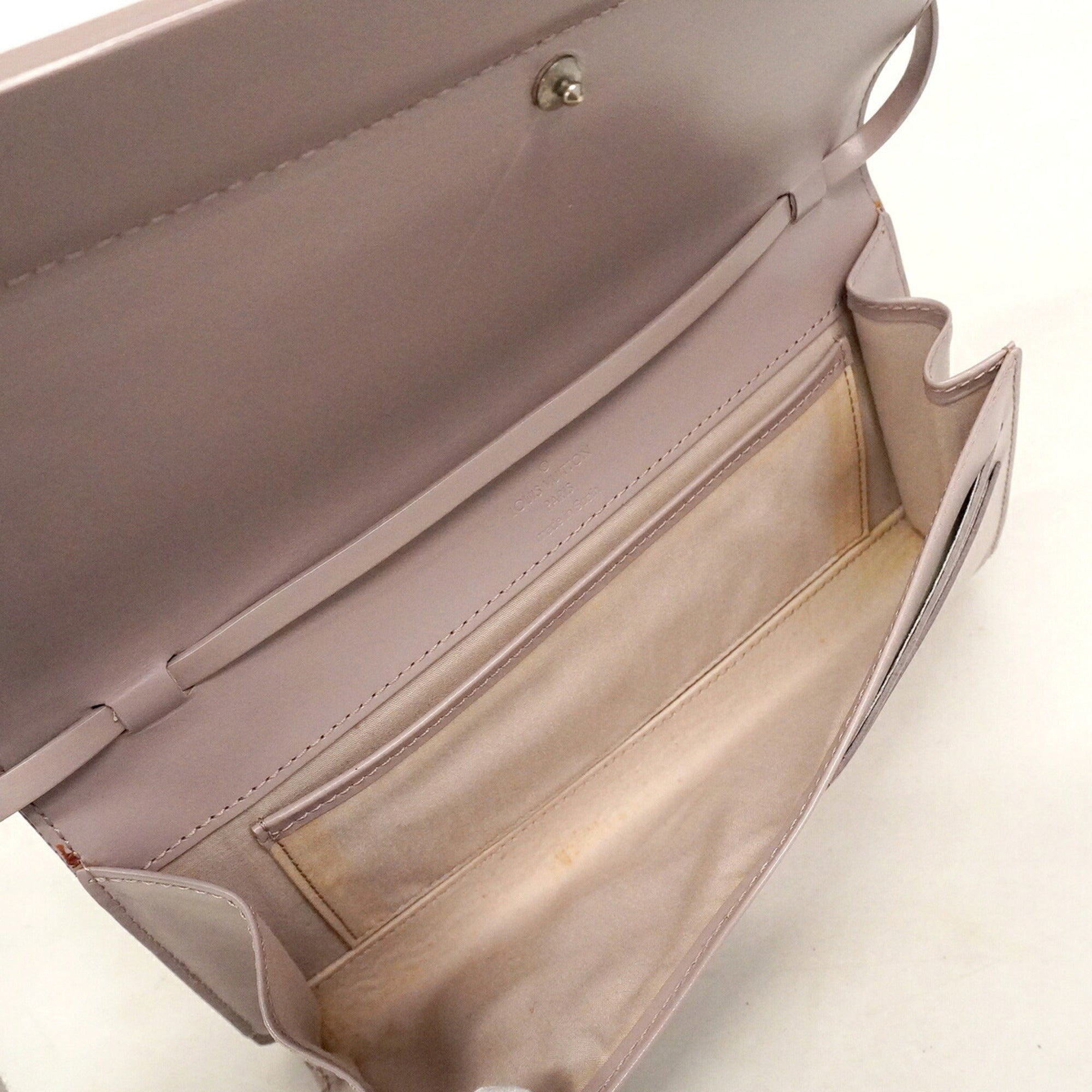 Louis Vuitton Lilac Shoulder Bag (Pre-Owned)