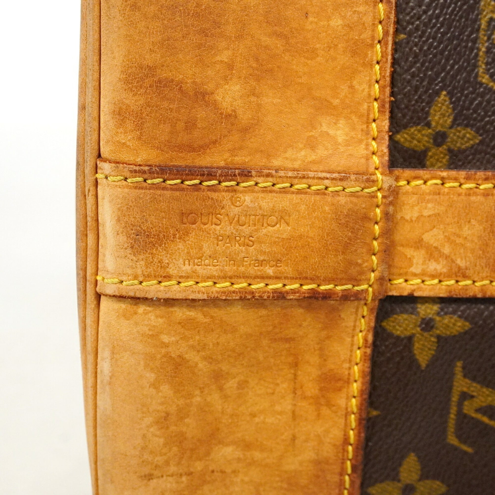 Louis Vuitton Brown Shoulder Bag (Pre-Owned)