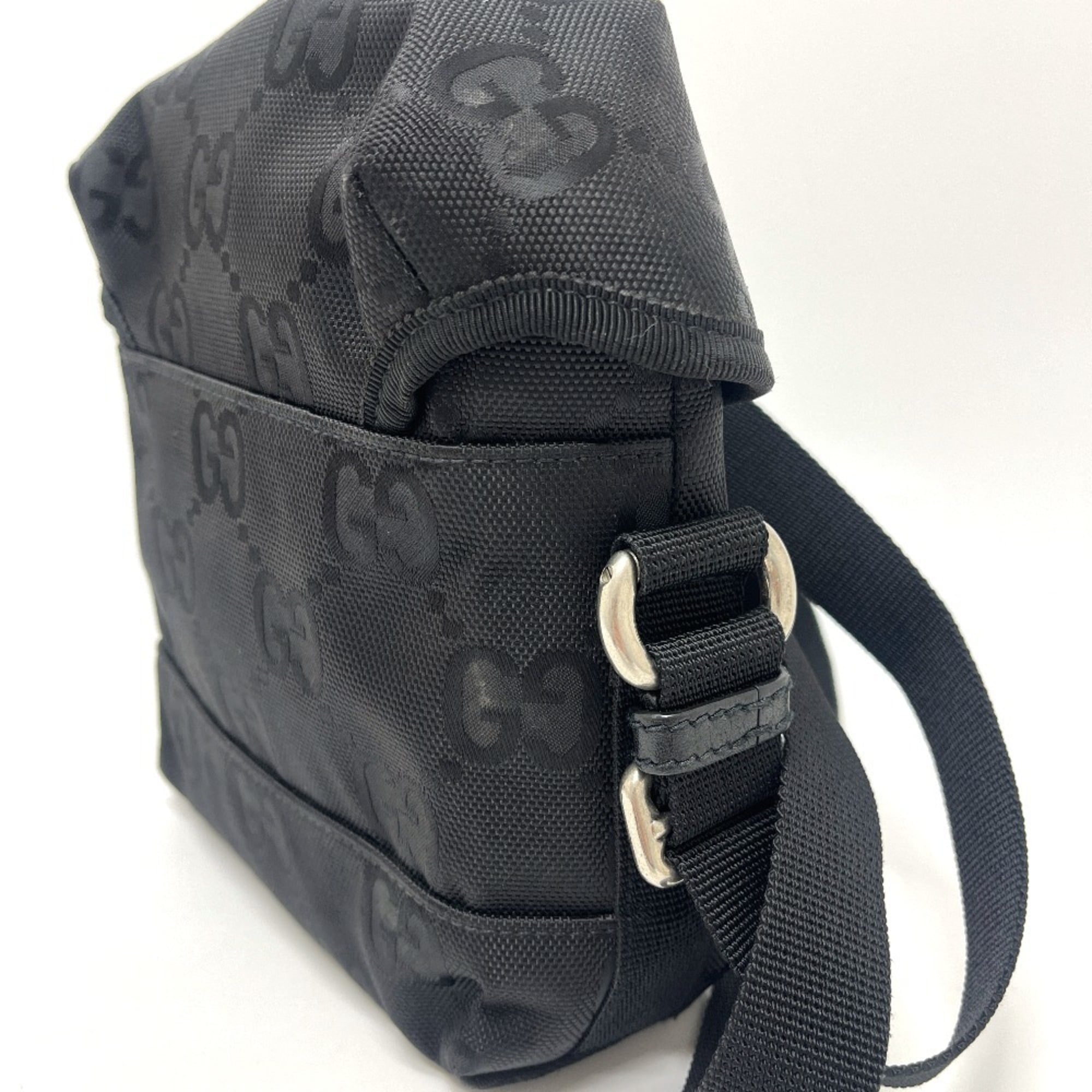 Gucci Black Nylon Leather Handbag Shoulder Bag (Pre-Owned)