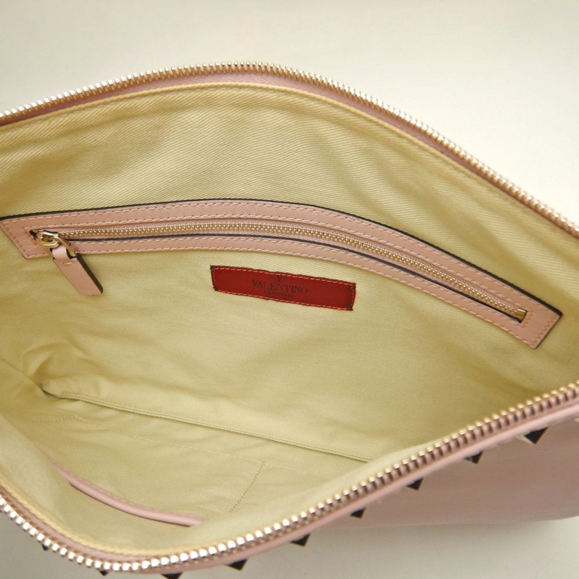 Valentino Pink Leather Clutch Bag (Pre-Owned)