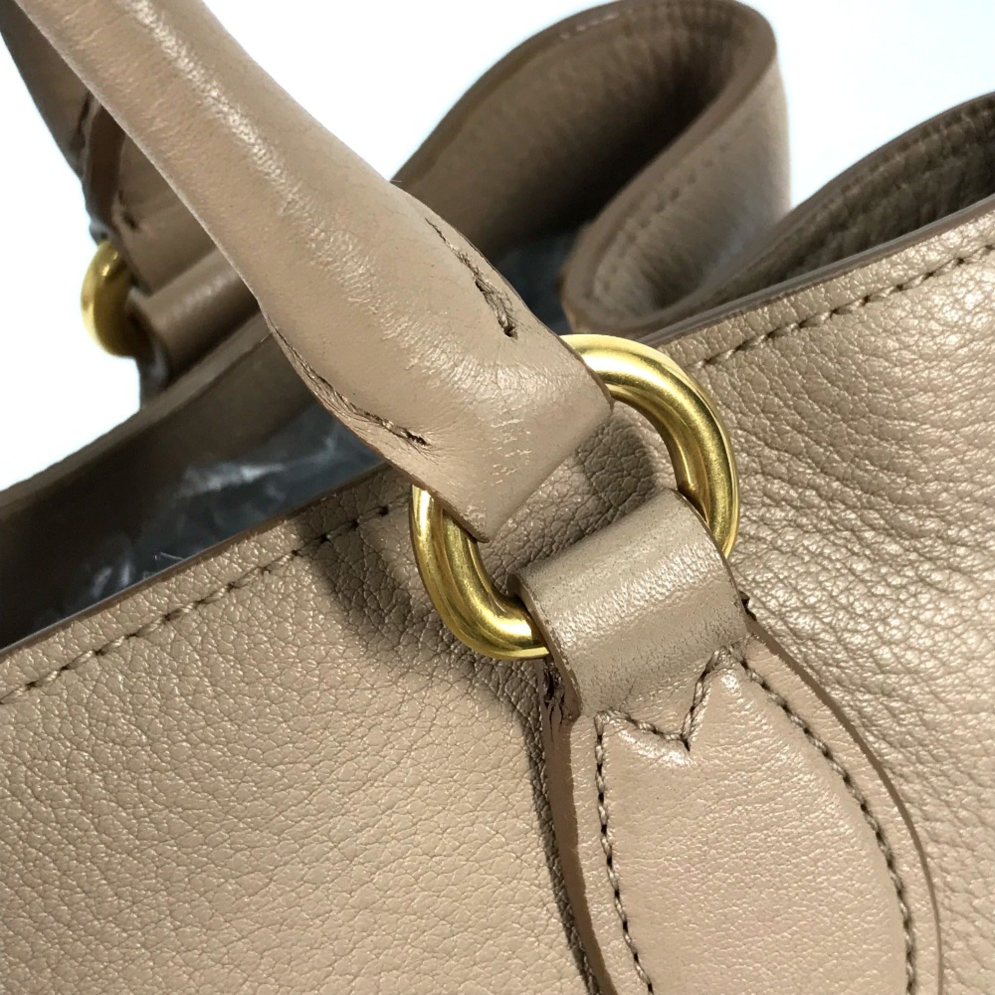 Prada Beige Leather Handbag (Pre-Owned)