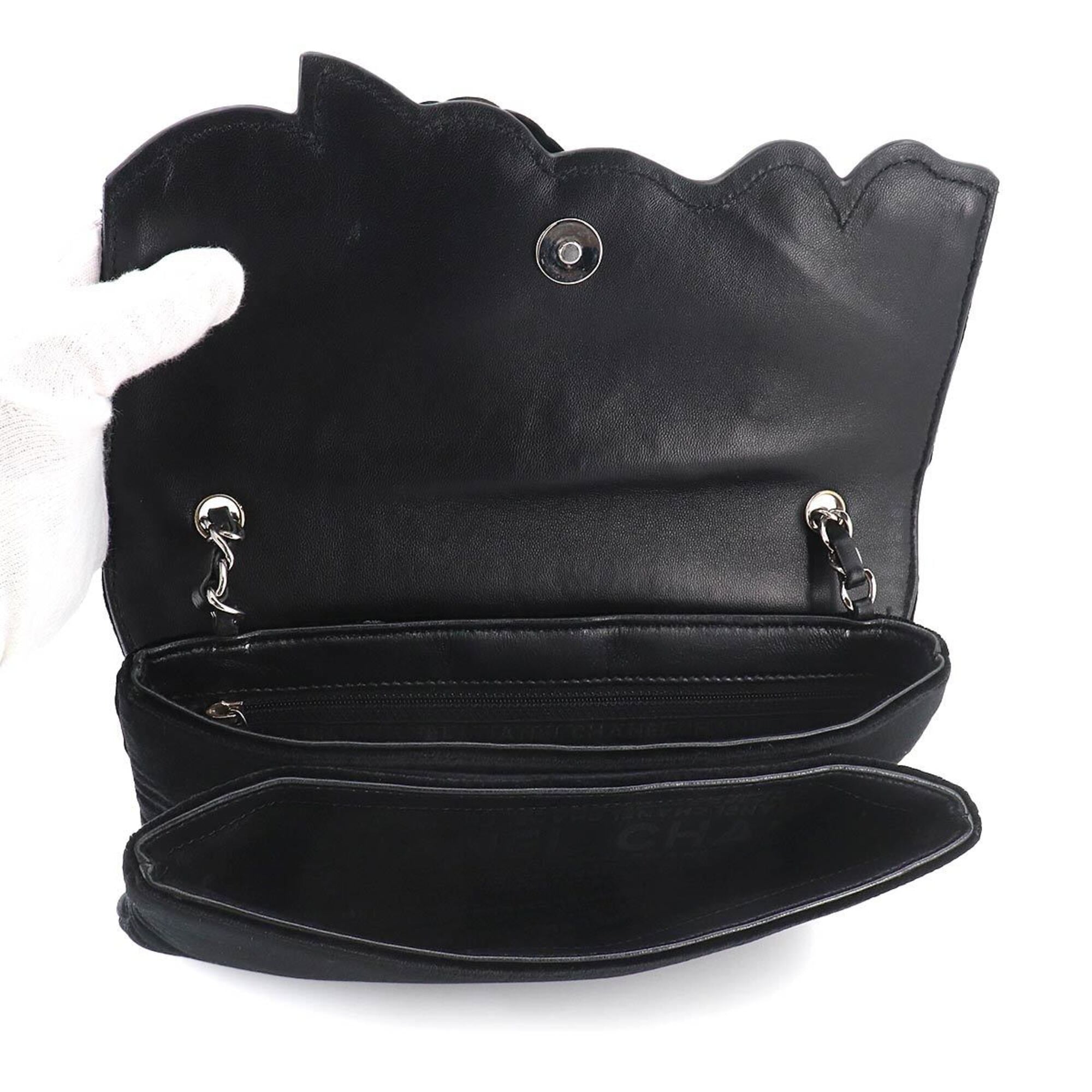 Chanel Black Leather Handbag Shoulder Bag (Pre-Owned)