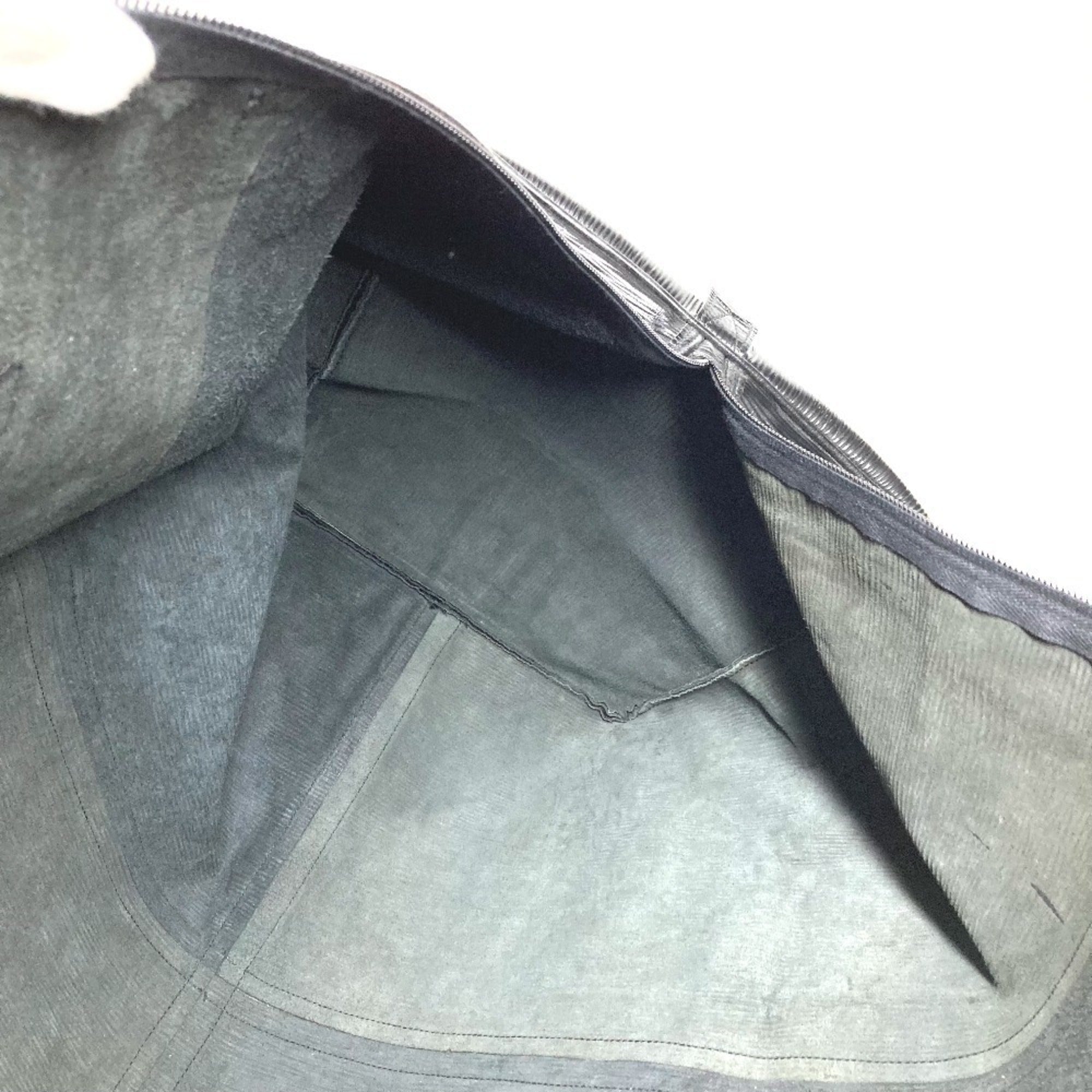 Fendi Black Leather Boston Bag Handbag (Pre-Owned)