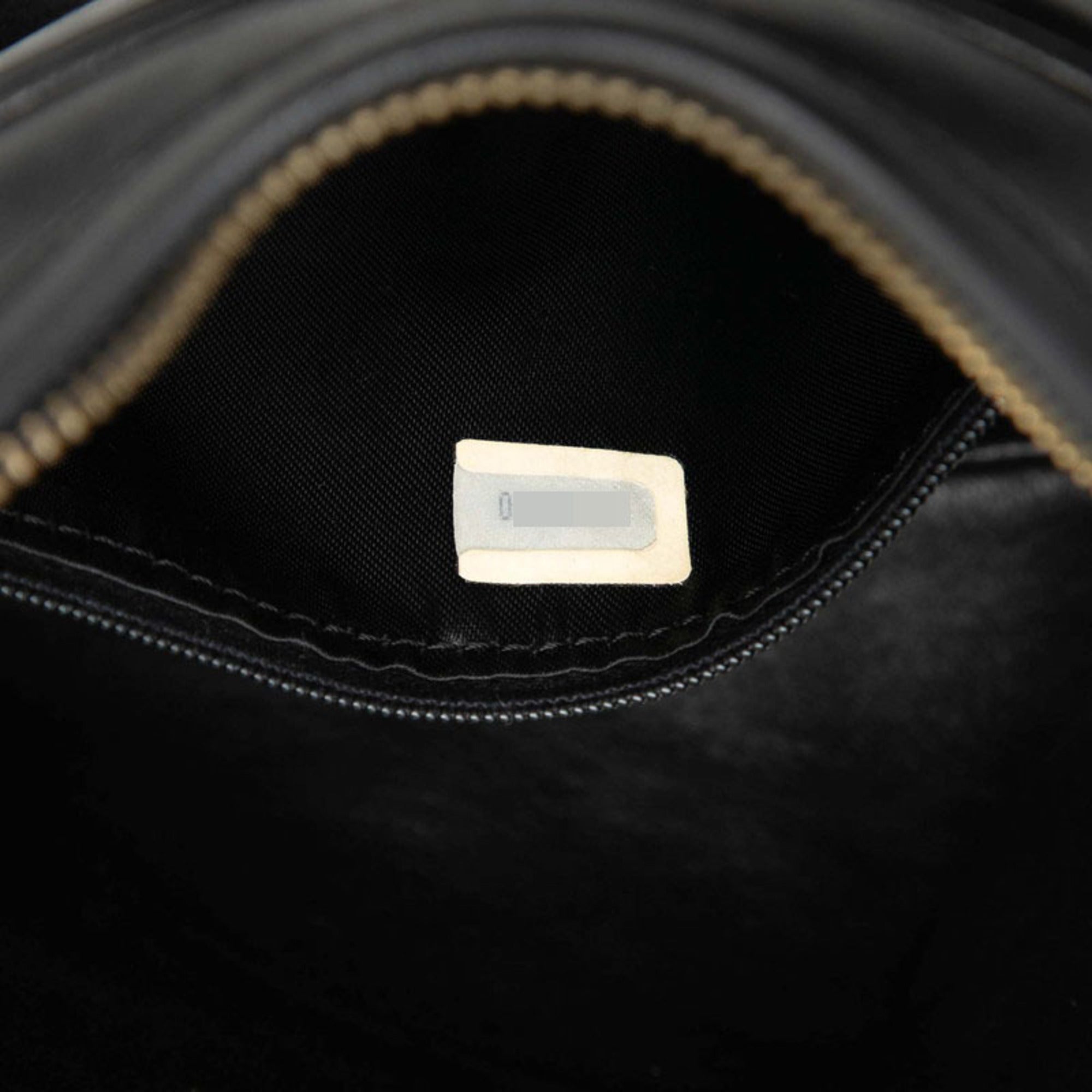 Chanel Black Leather Shoulder Bag (Pre-Owned)