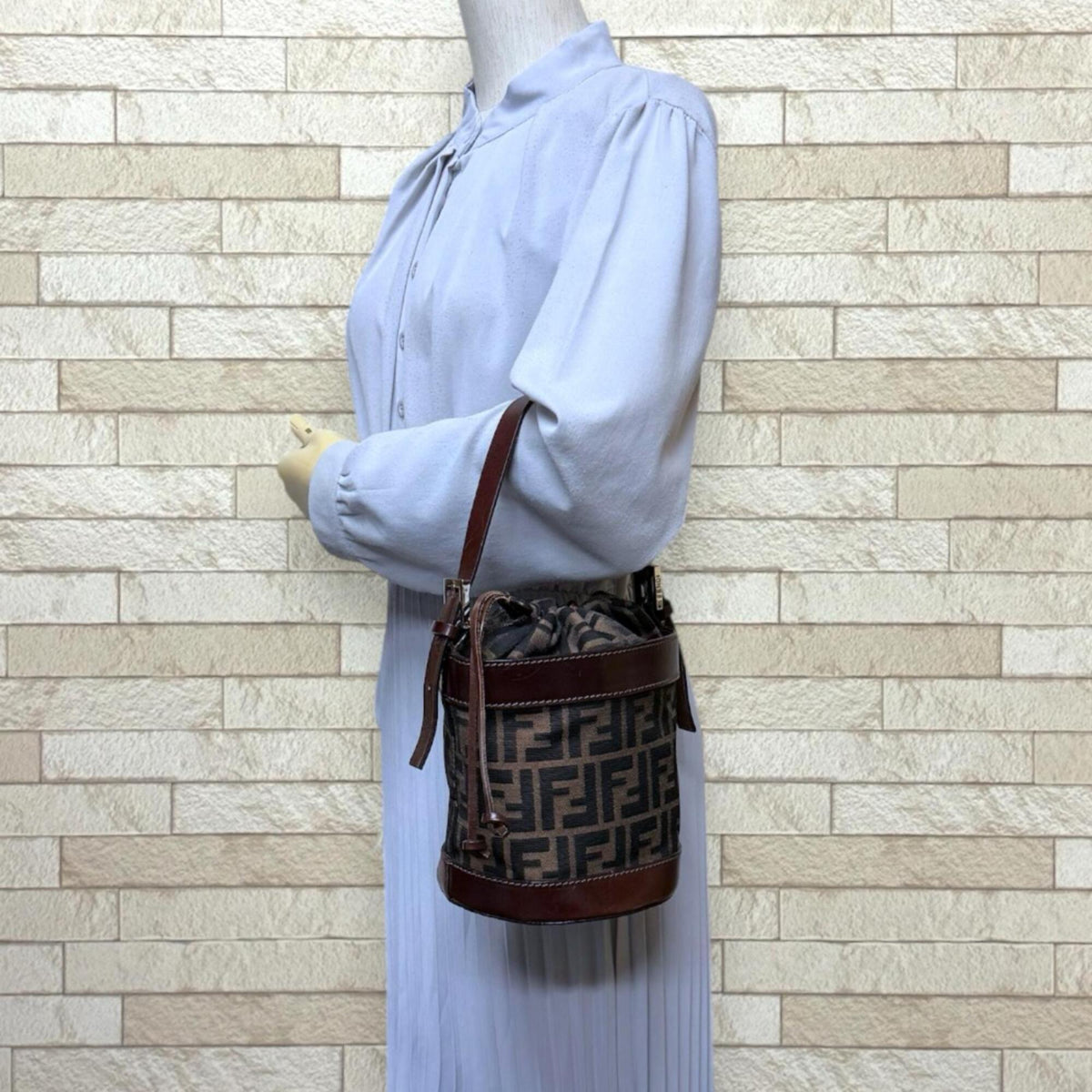 Fendi Black Brown Canvas Leather Handbag (Pre-Owned)