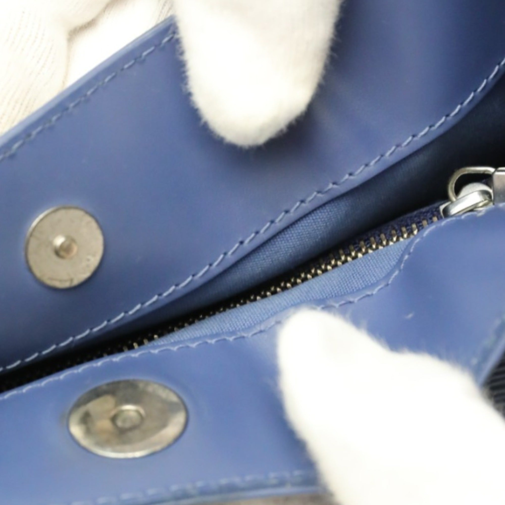 Louis Vuitton Epi Blue Epi Leather Shoulder Bag (Pre-Owned)