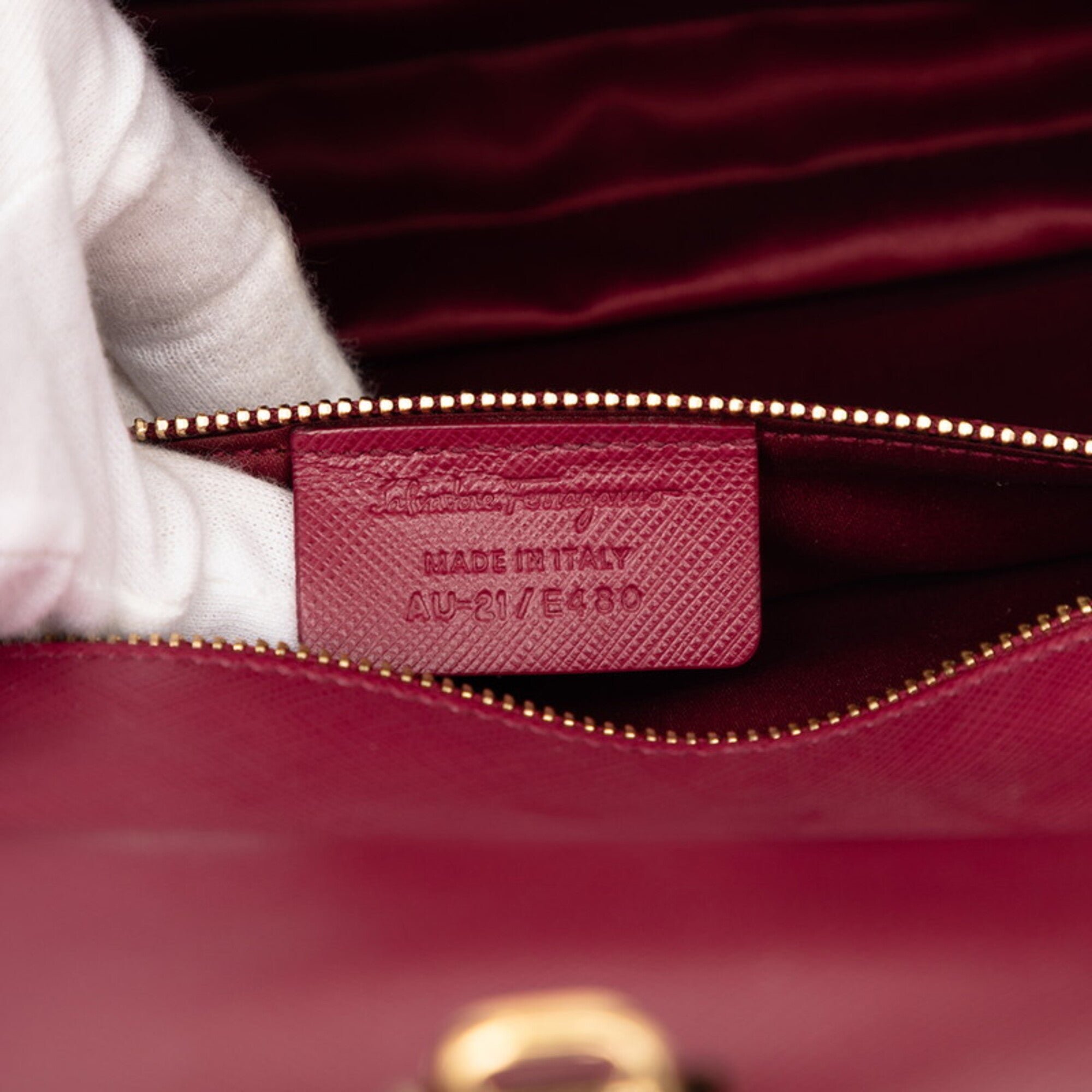 Salvatore Ferragamo Pink Leather Shoulder Bag (Pre-Owned)