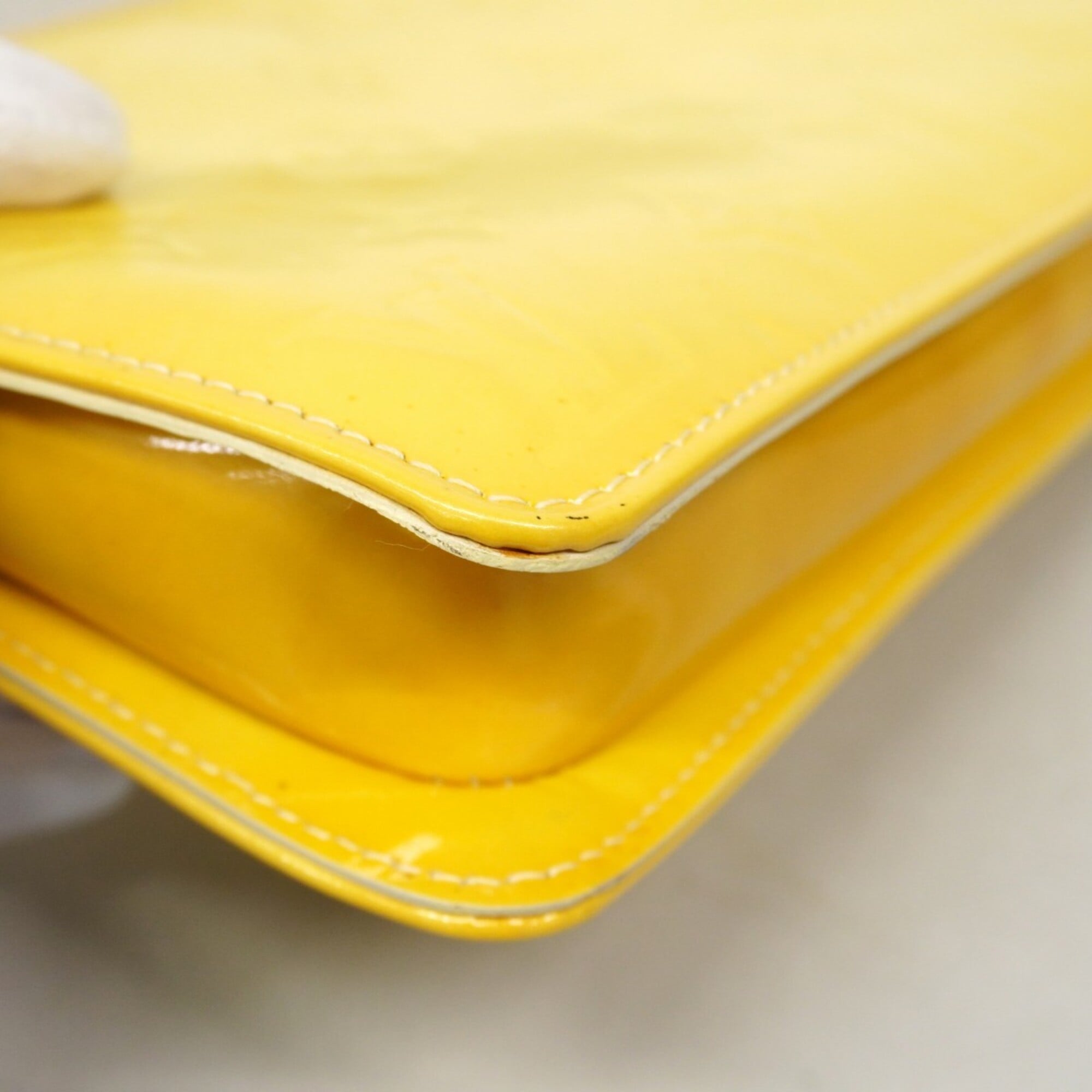 Louis Vuitton Lime Yellow Pouch (Pre-Owned)