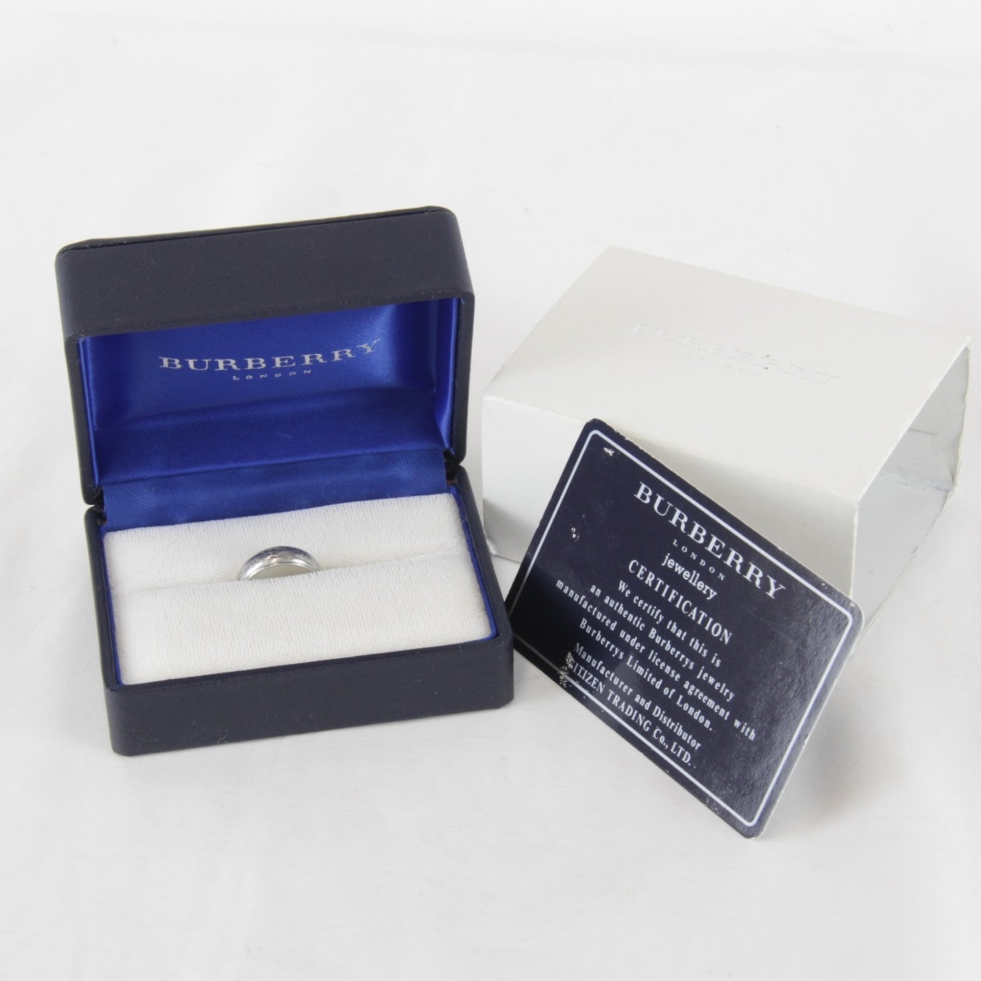 Burberry Silver Platinum 900 Band Ring (Pre-Owned)